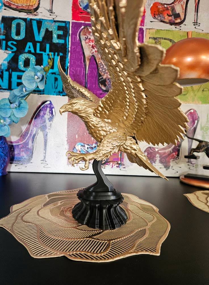 Sovereign Eagle Sculpture – 70cm Wingspan