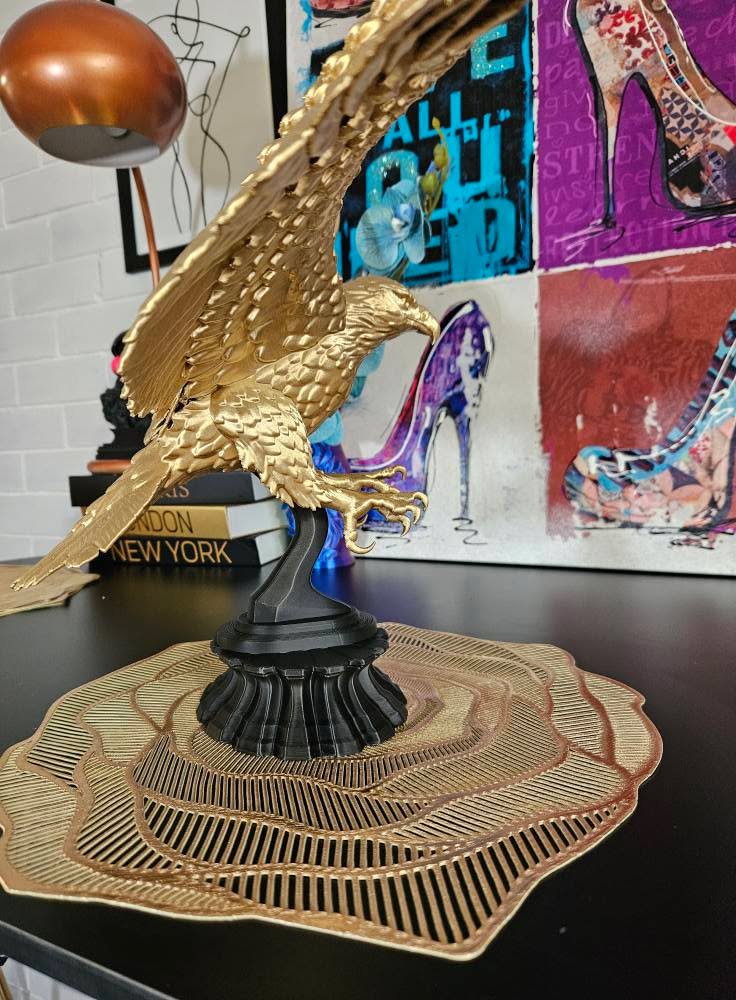 Sovereign Eagle Sculpture – 70cm Wingspan