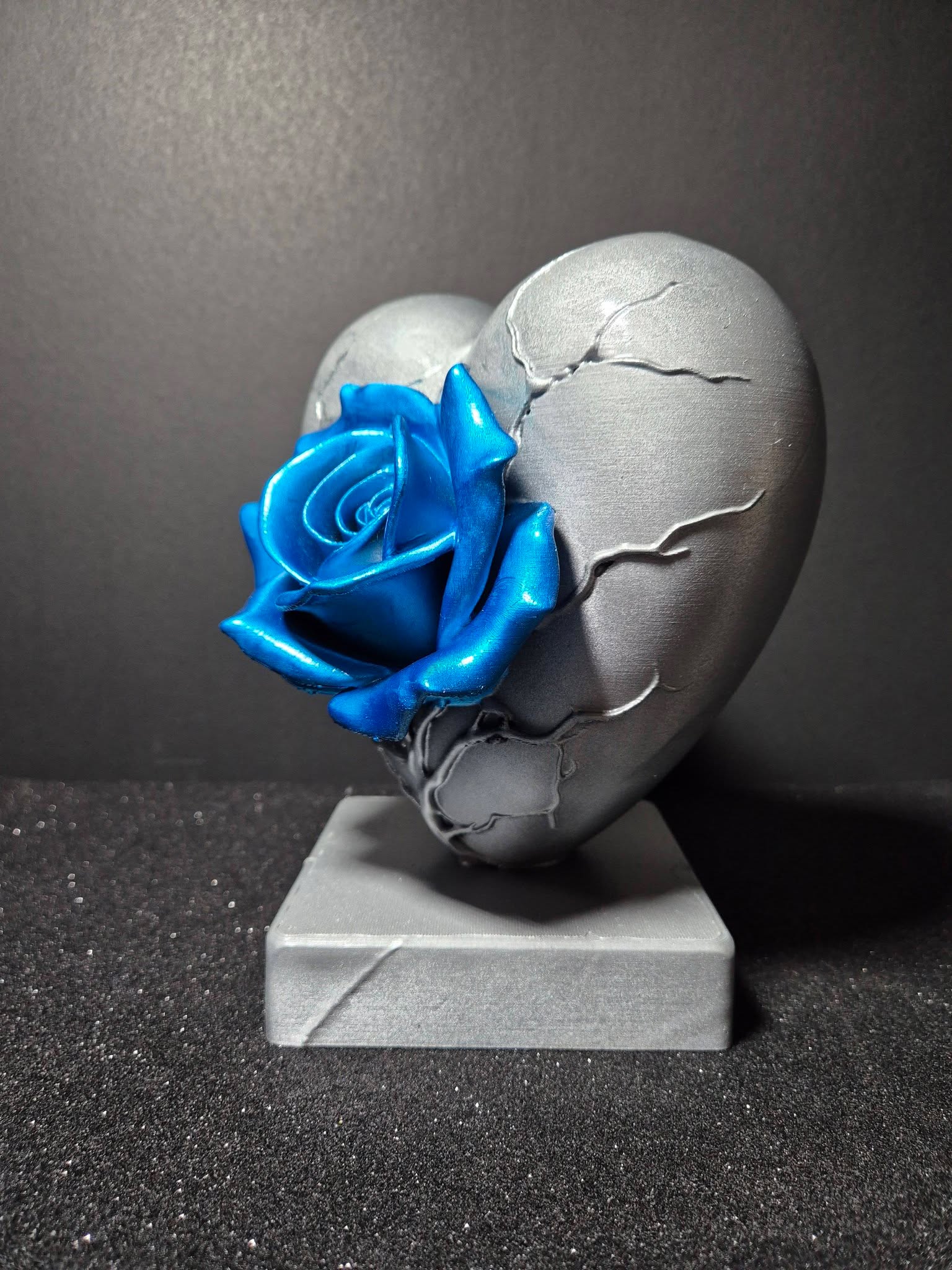 Rose Heart Sculpture – 18cm