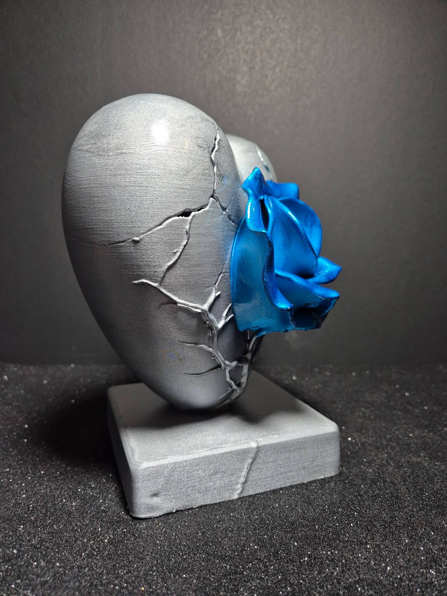 Rose Heart Sculpture – 18cm