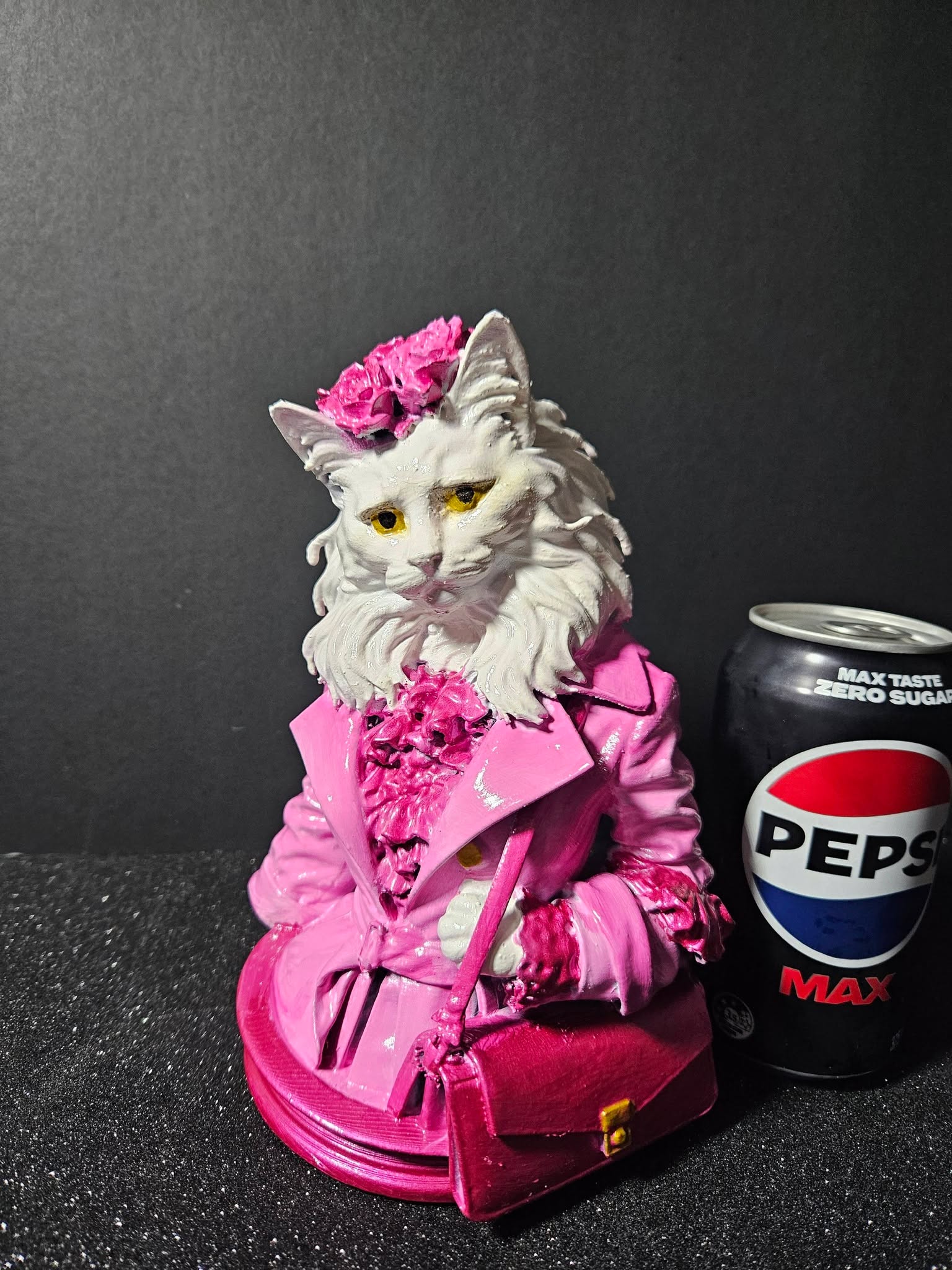 Designer Cat Sculpture – 20cm