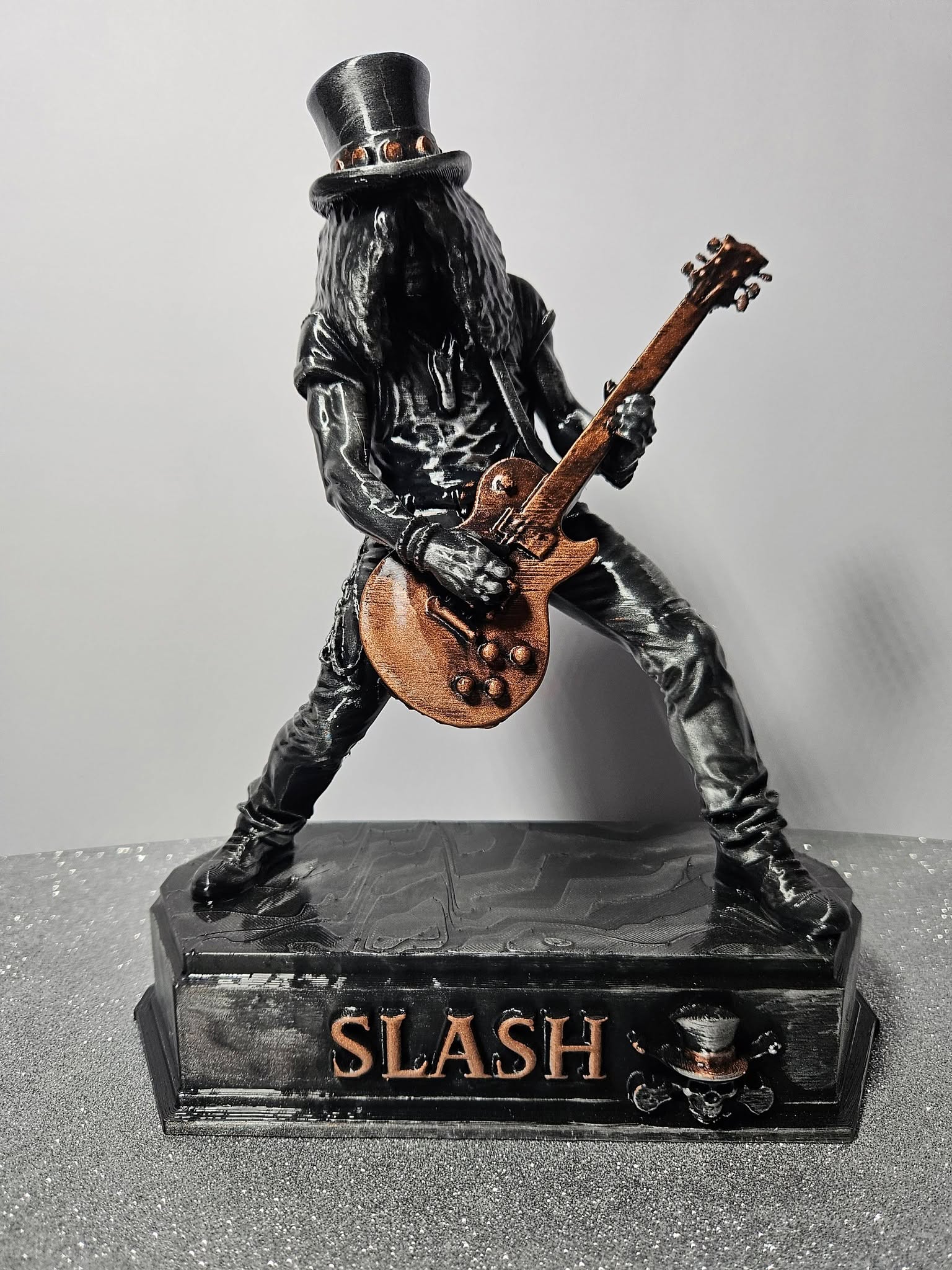 Slash Tribute Sculpture – 25cm