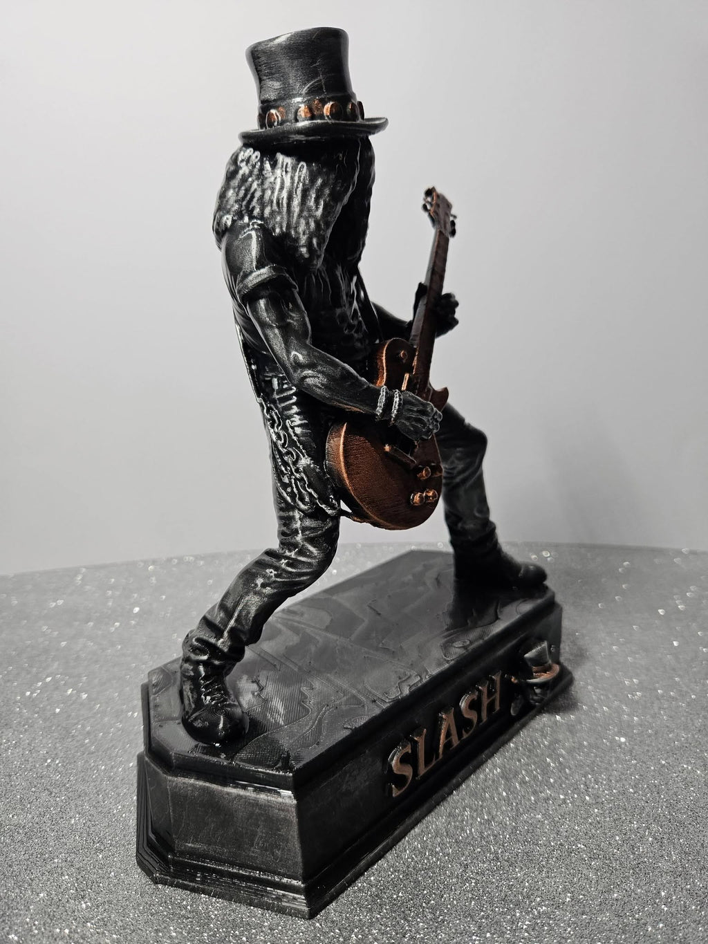 Slash Tribute Sculpture – 25cm
