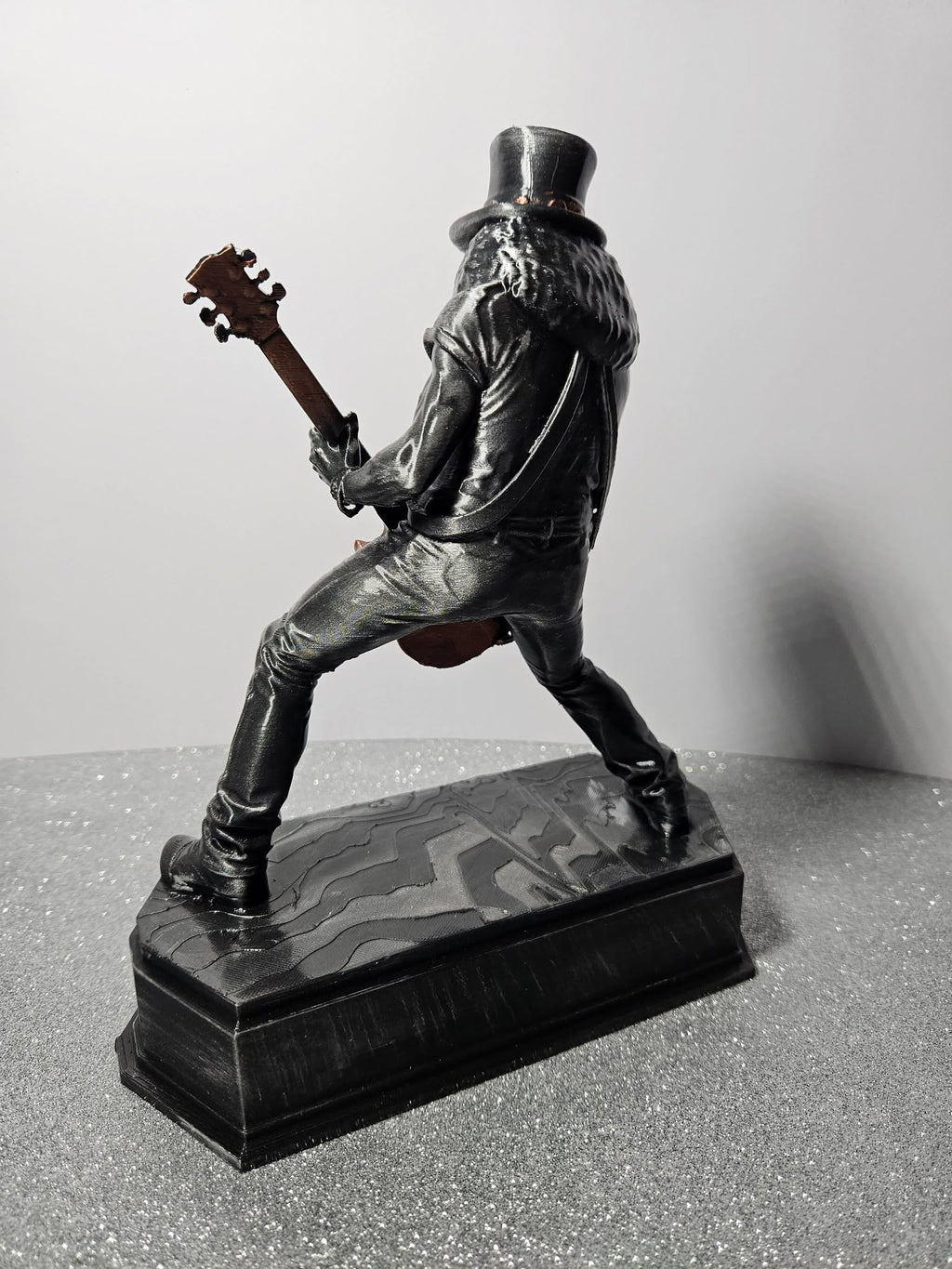 Slash Tribute Sculpture – 25cm
