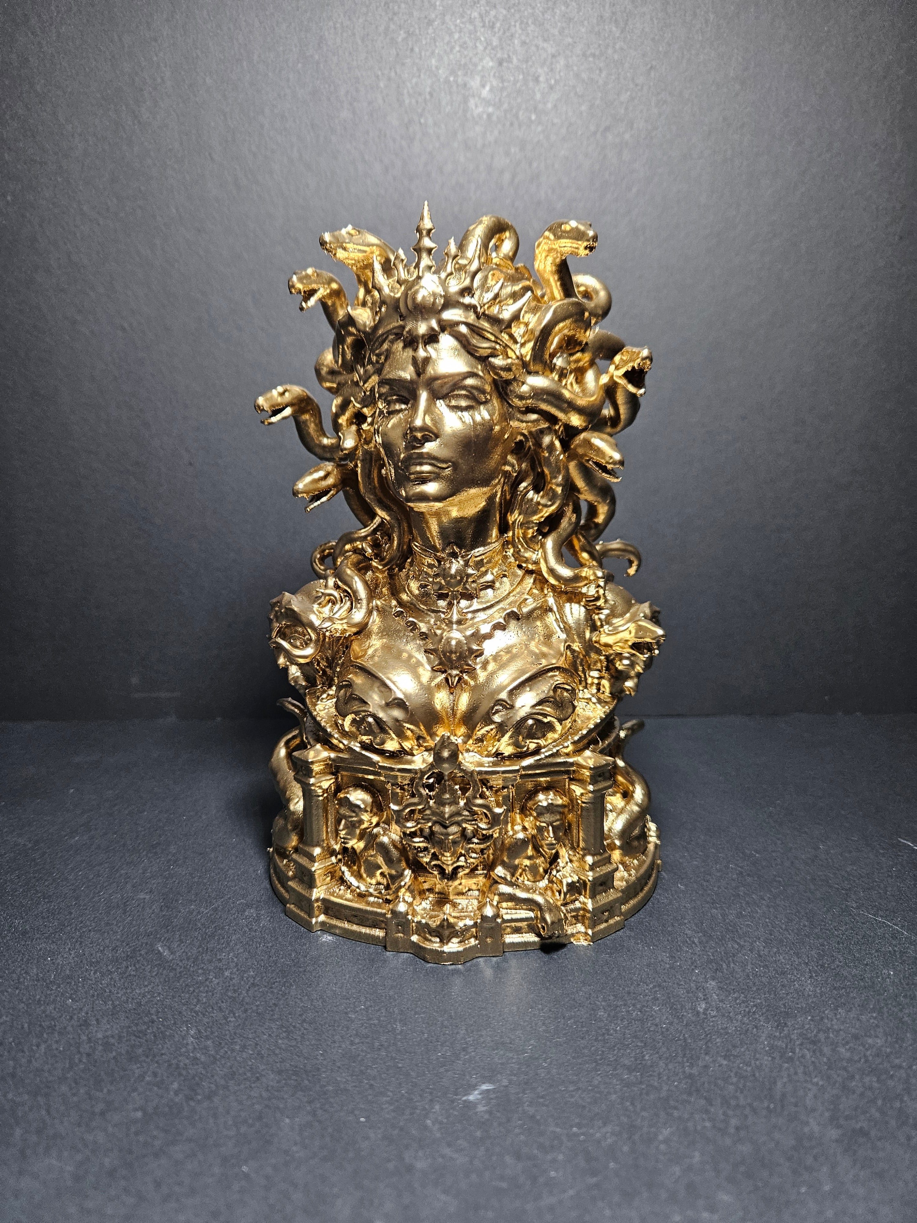 Medusa – Luxe Gold Bust Sculpture