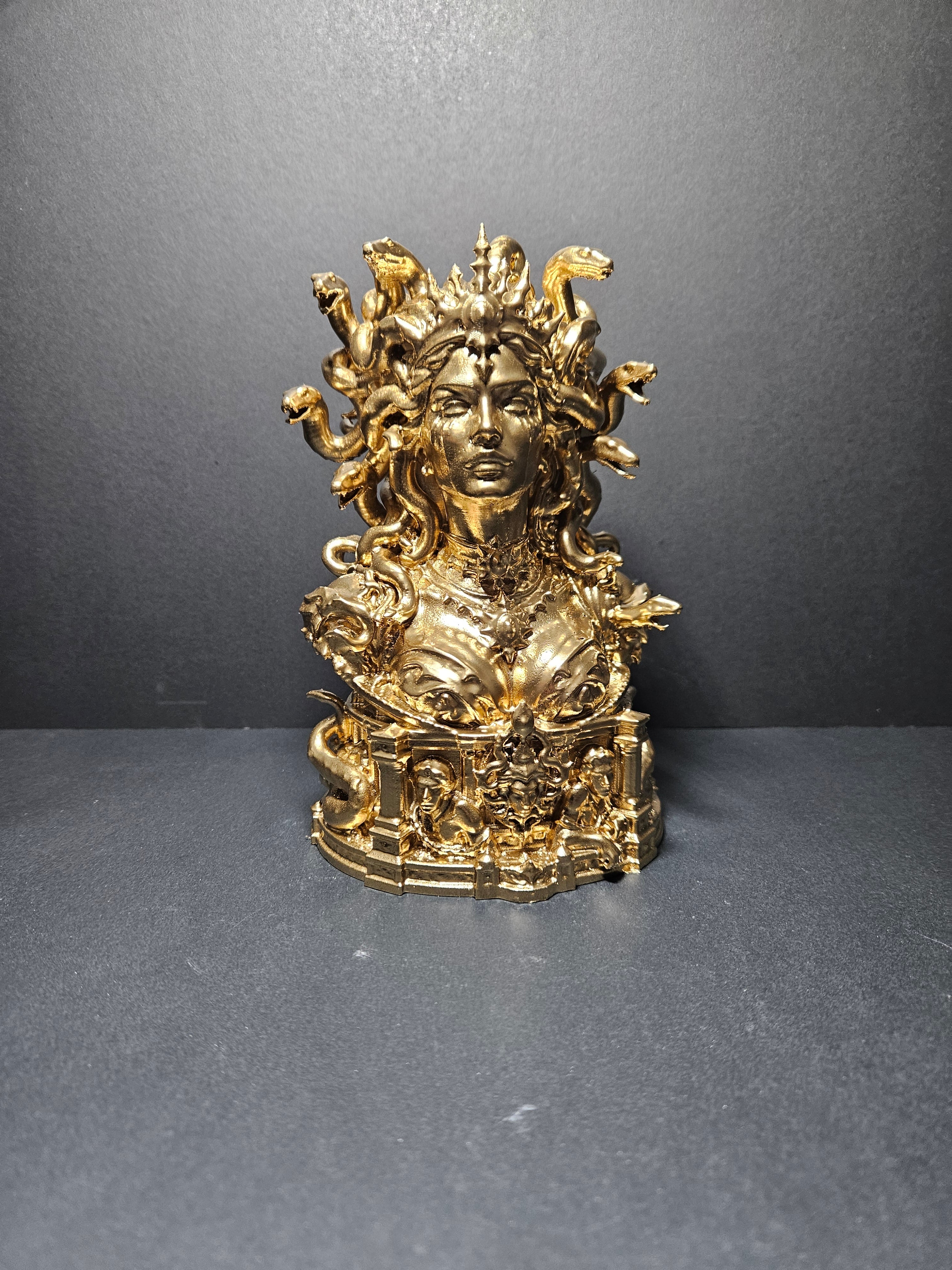 Medusa – Luxe Gold Bust Sculpture