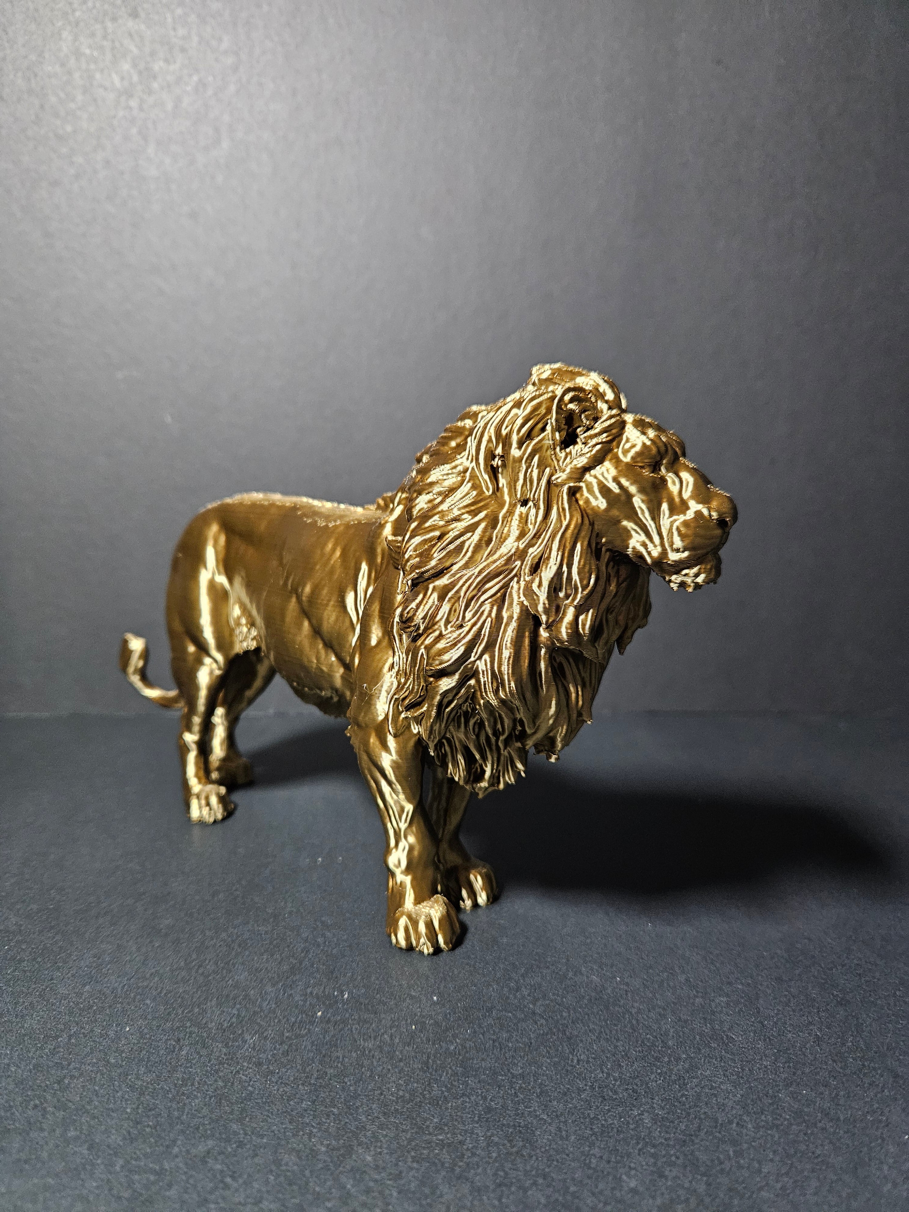 Antique Gold Lion – 20cm Sculpture