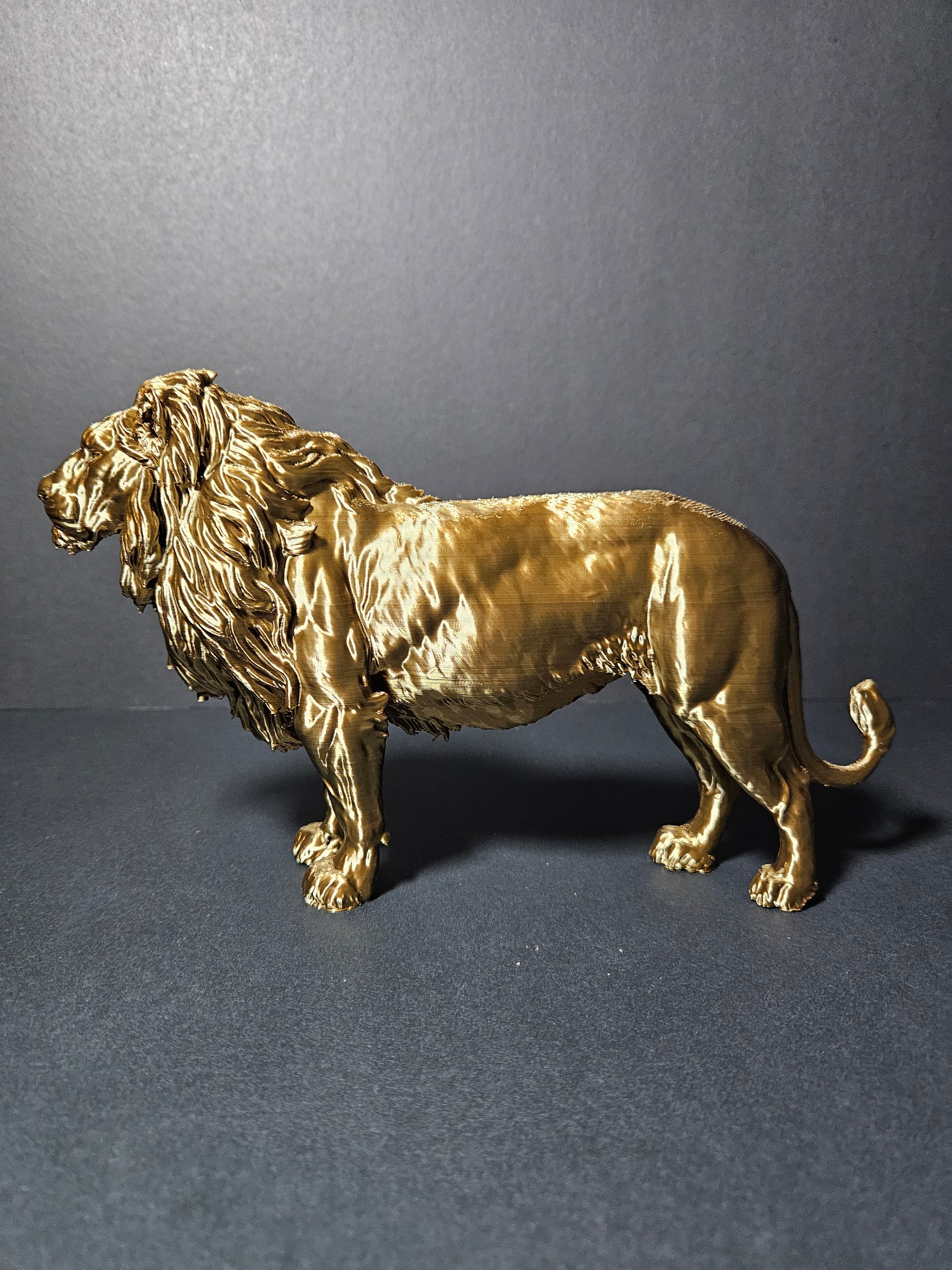 Antique Gold Lion – 20cm Sculpture