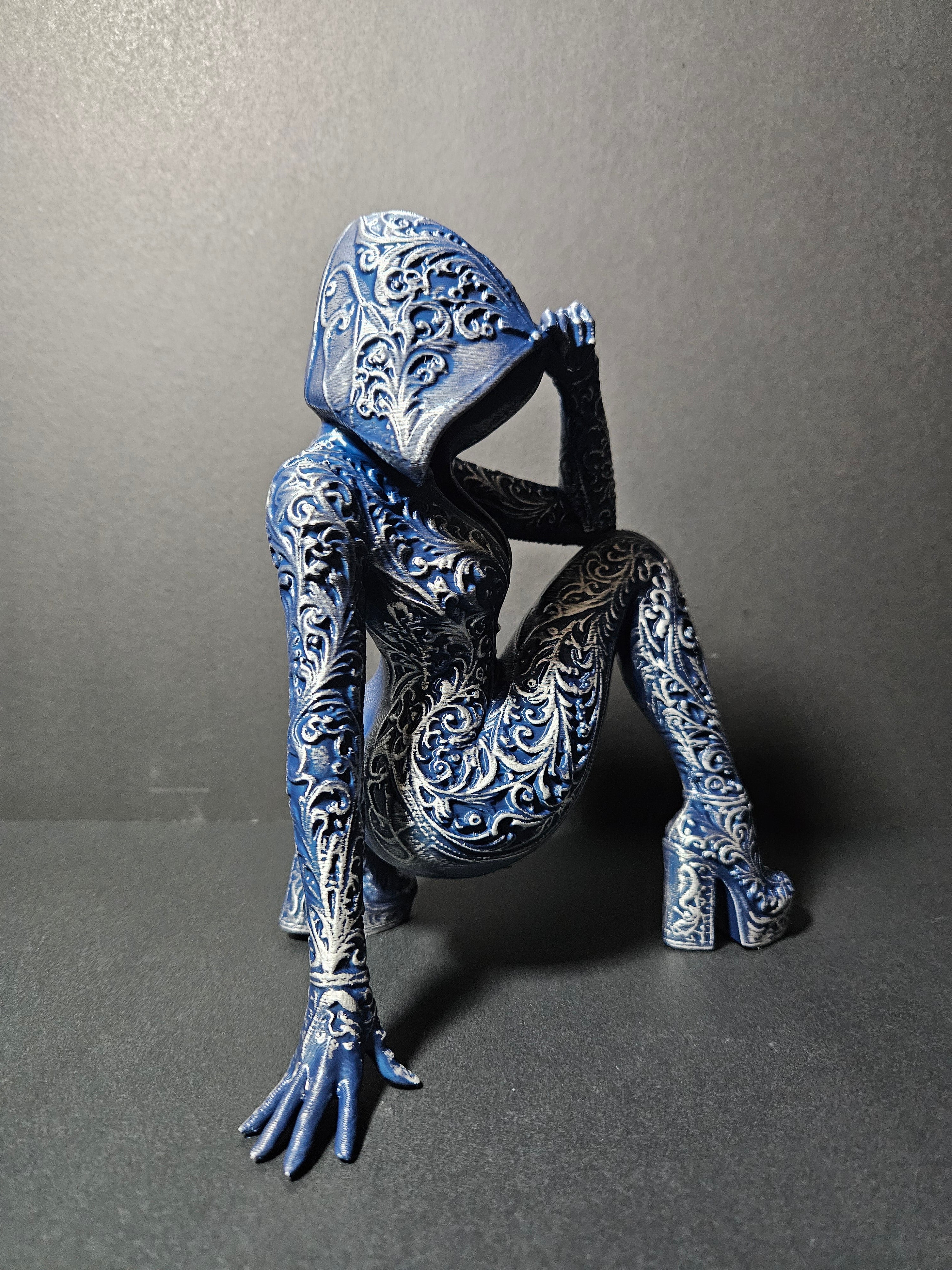 Midnight Oracle – 18cm Designer Sculpture