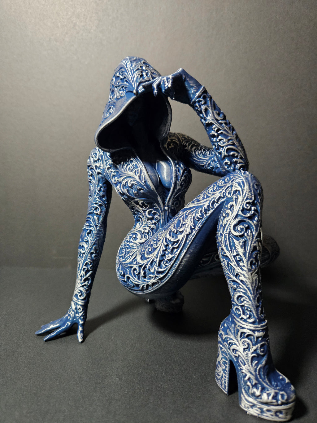 Midnight Oracle – 18cm Designer Sculpture