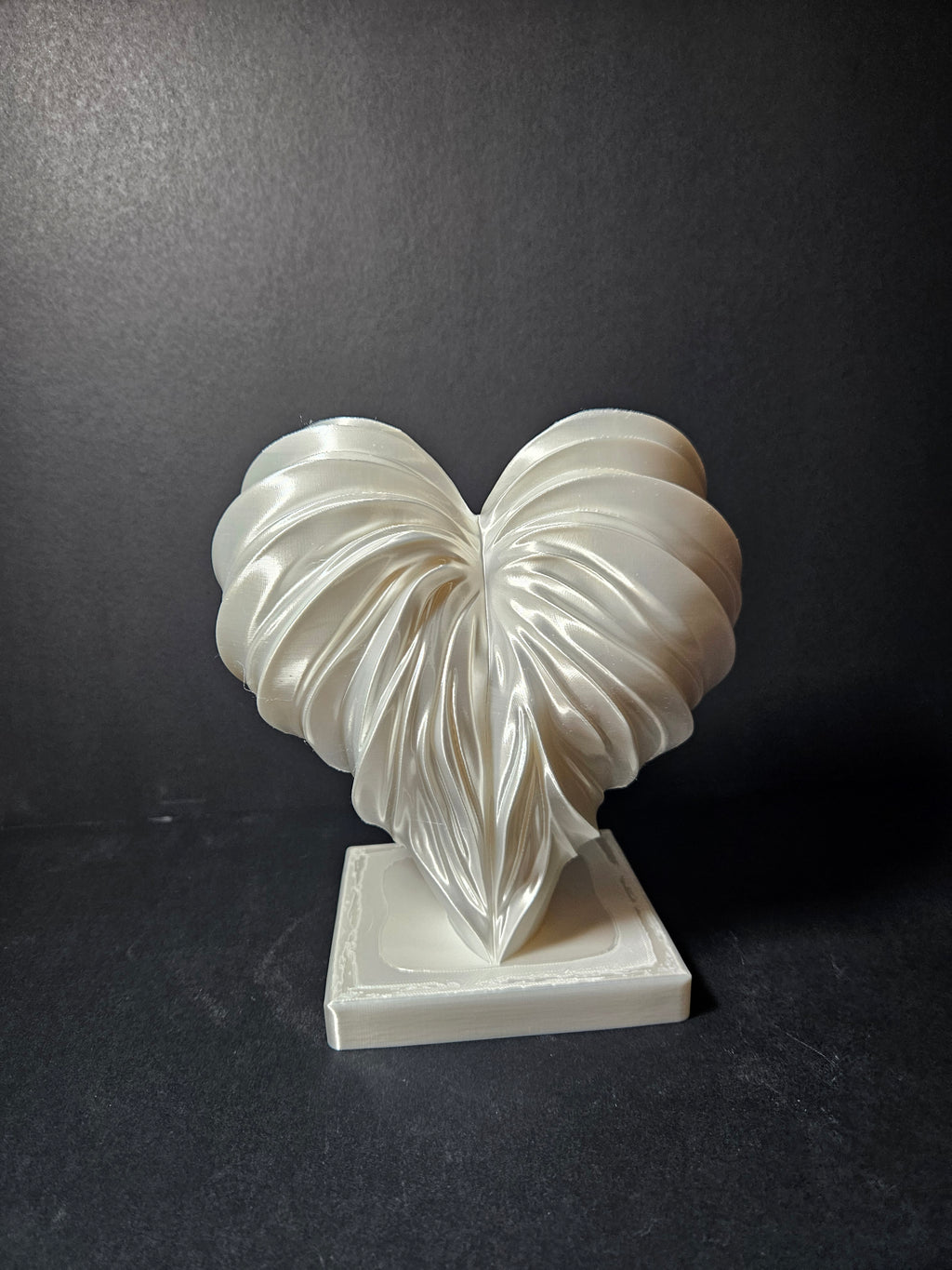 Flow Heart Sculpture – White Silk – 20cm