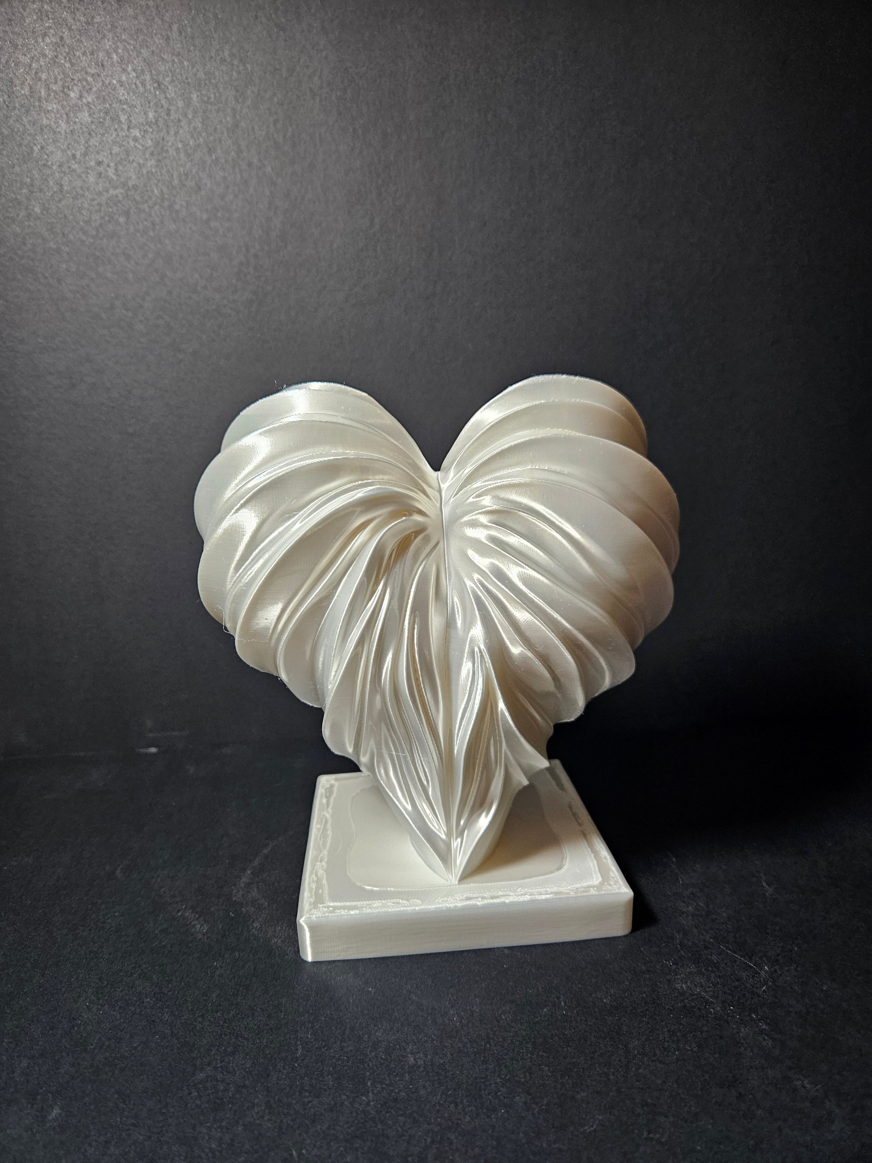 Flow Heart Sculpture – White Silk – 20cm