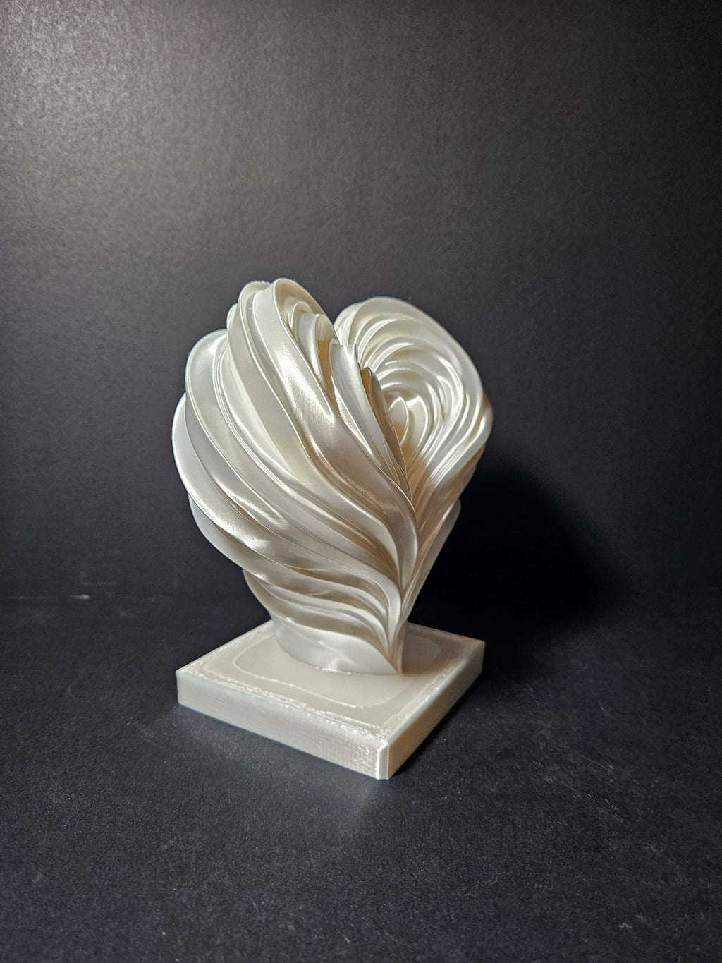 Flow Heart Sculpture – White Silk – 20cm