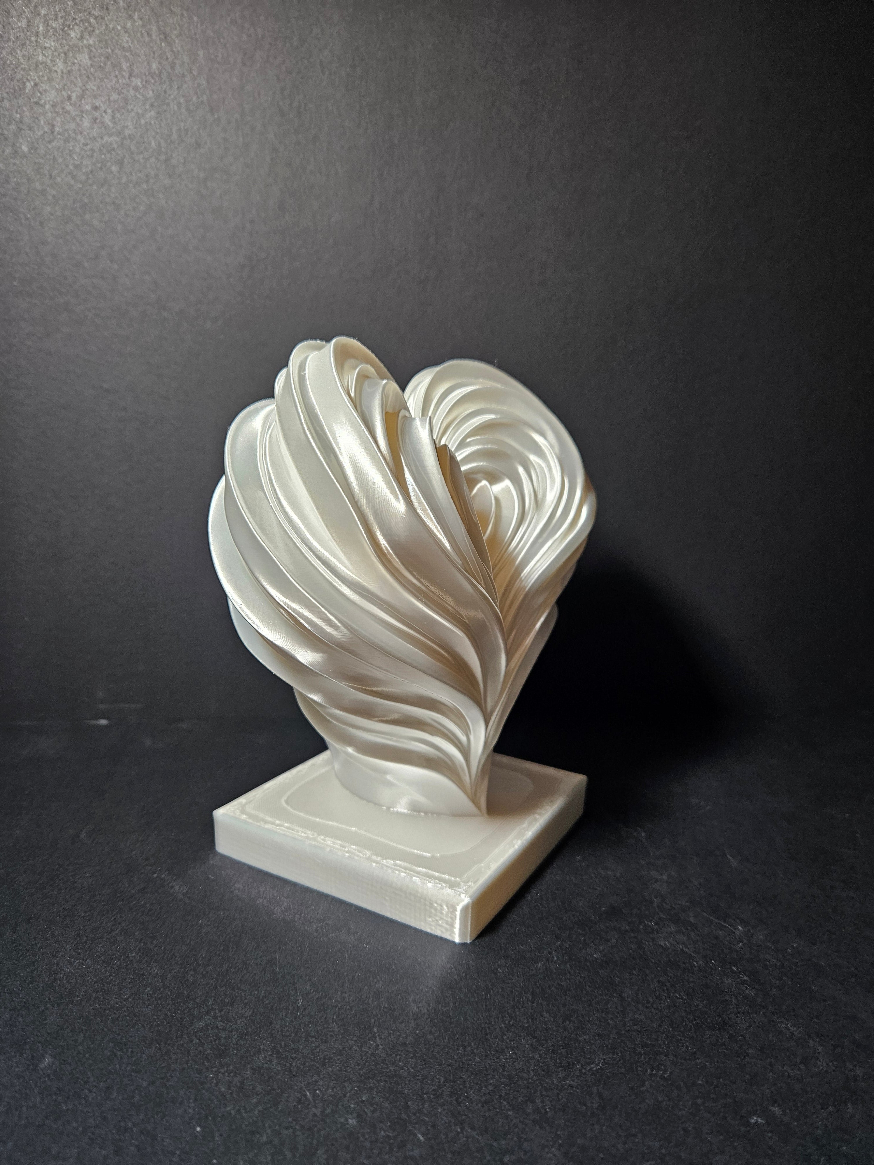 Flow Heart Sculpture – White Silk – 20cm