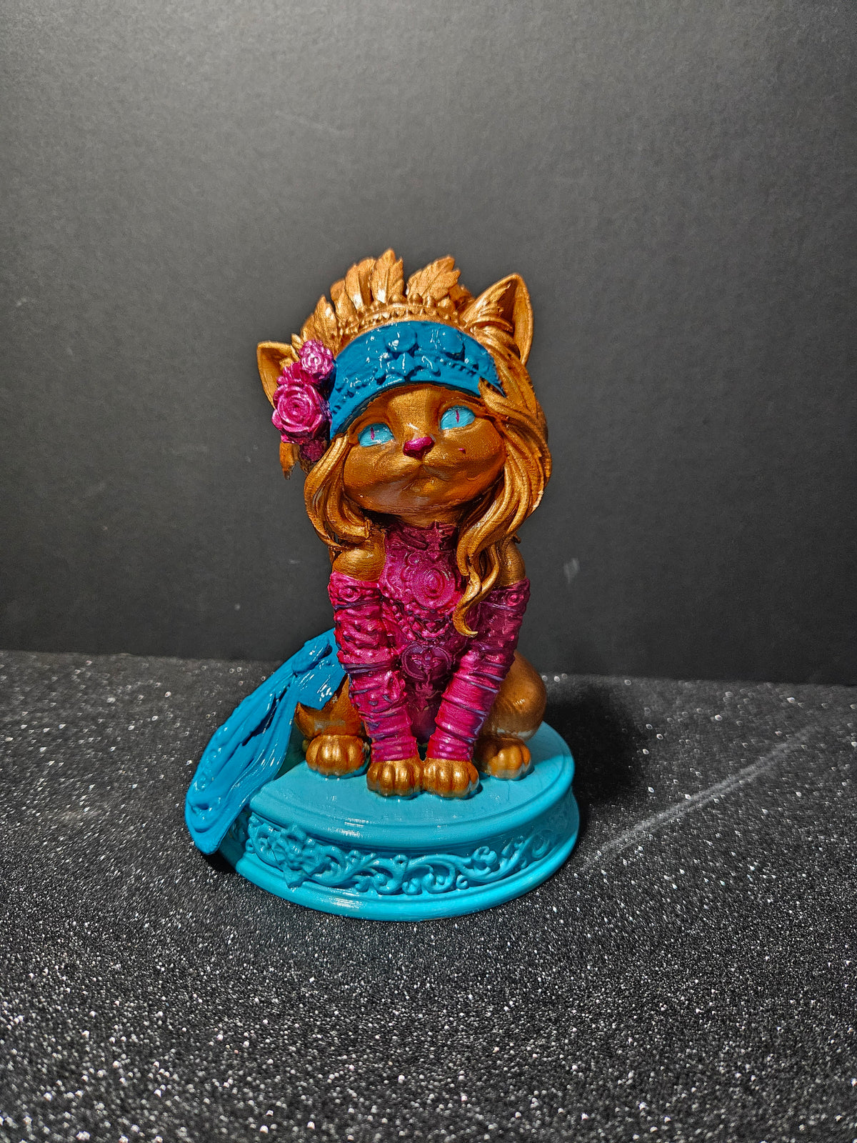 Cleo – The Cool Cat | 18cm Sculpture