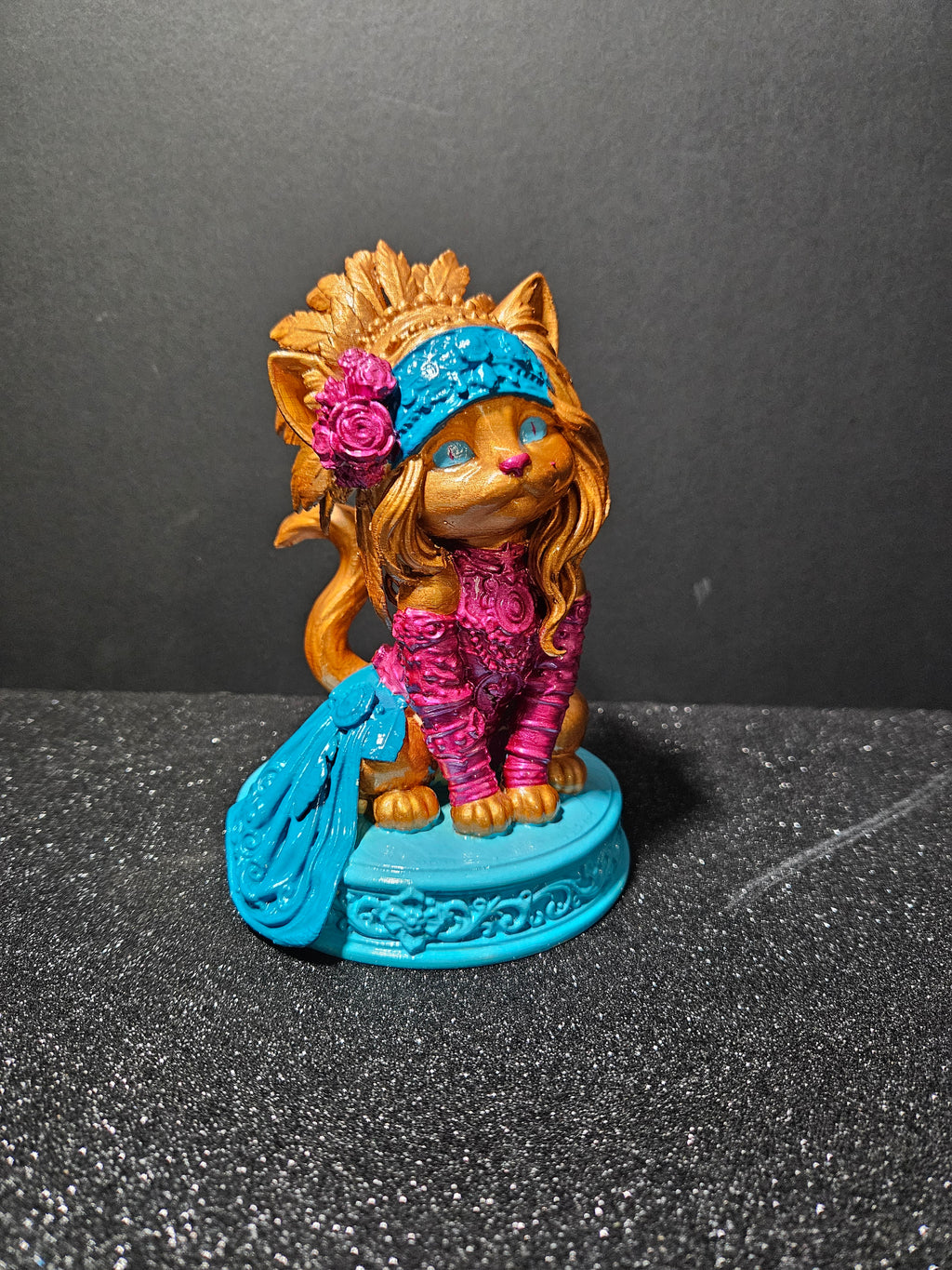 Cleo – The Cool Cat | 18cm Sculpture