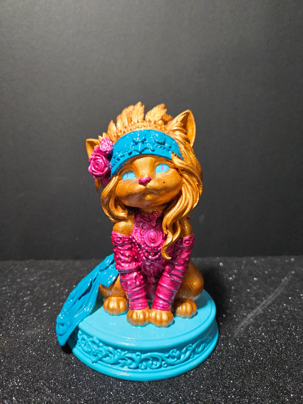 Cleo – The Cool Cat | 18cm Sculpture