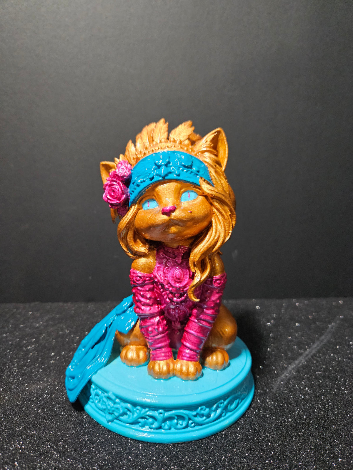 Cleo – The Cool Cat | 18cm Sculpture