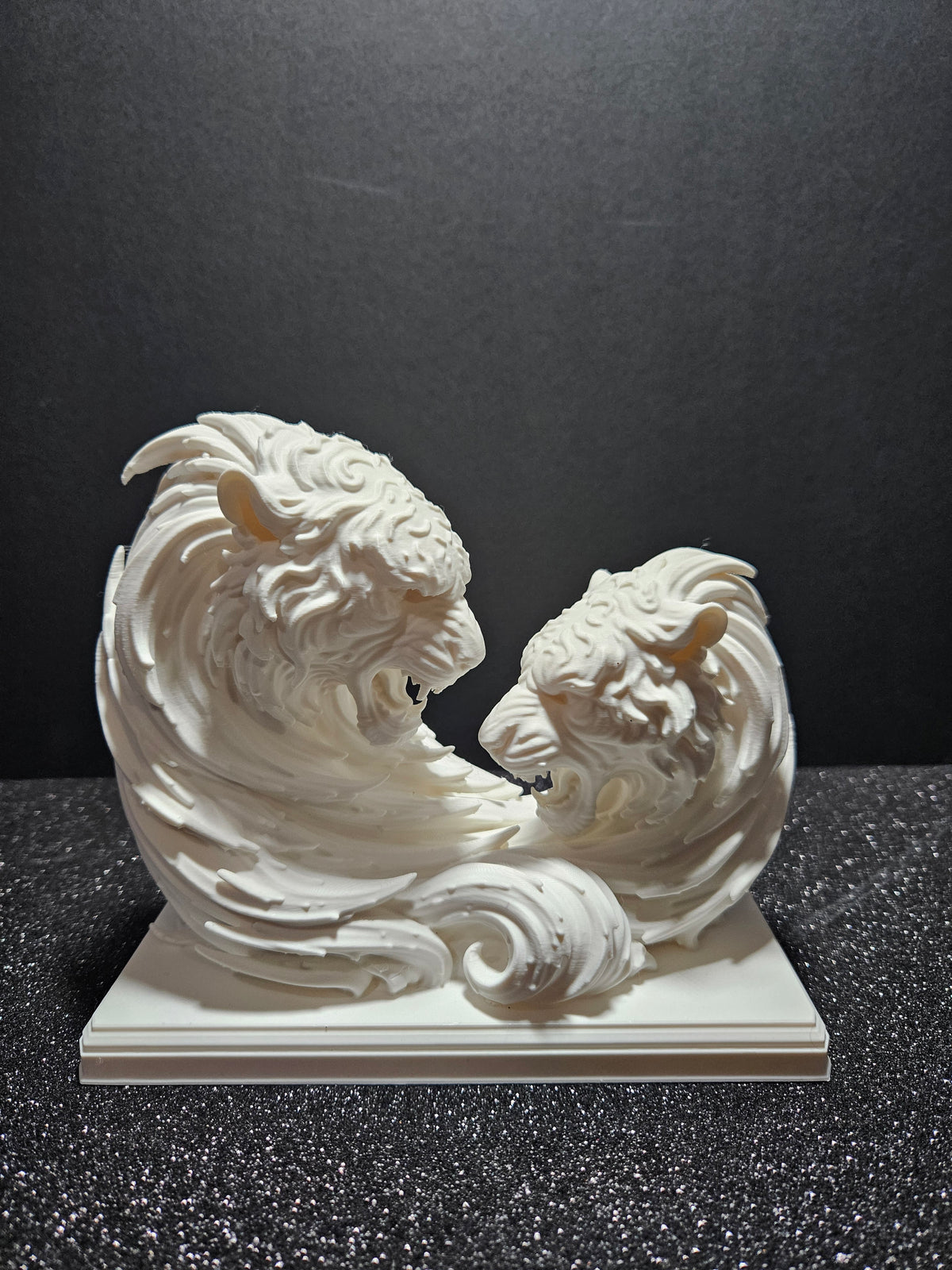 Balance of Beasts – Tiger Yin Yang Sculpture