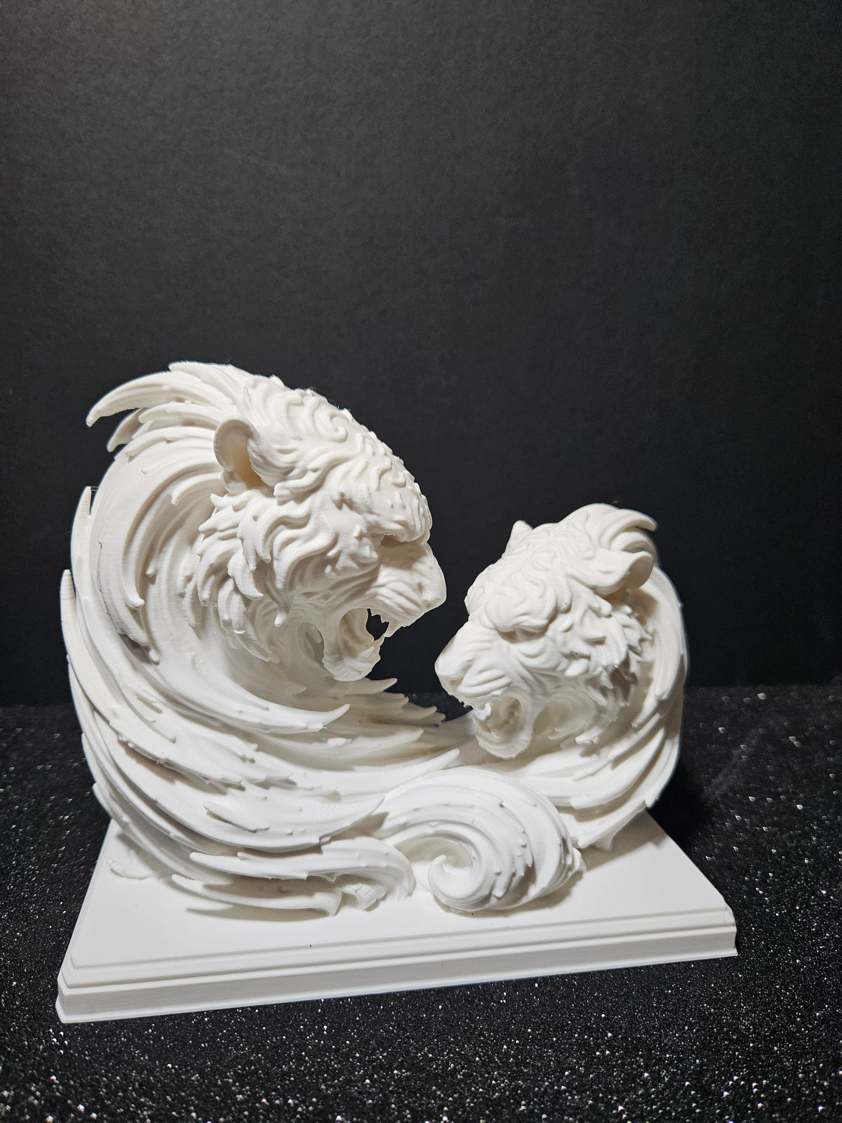 Balance of Beasts – Tiger Yin Yang Sculpture