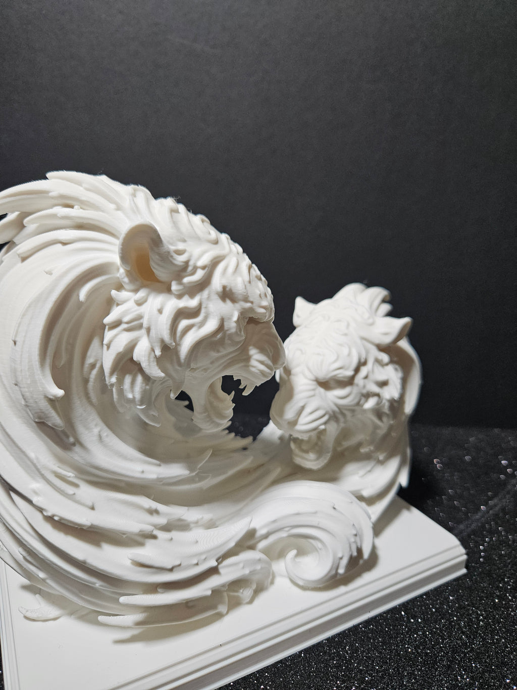 Balance of Beasts – Tiger Yin Yang Sculpture