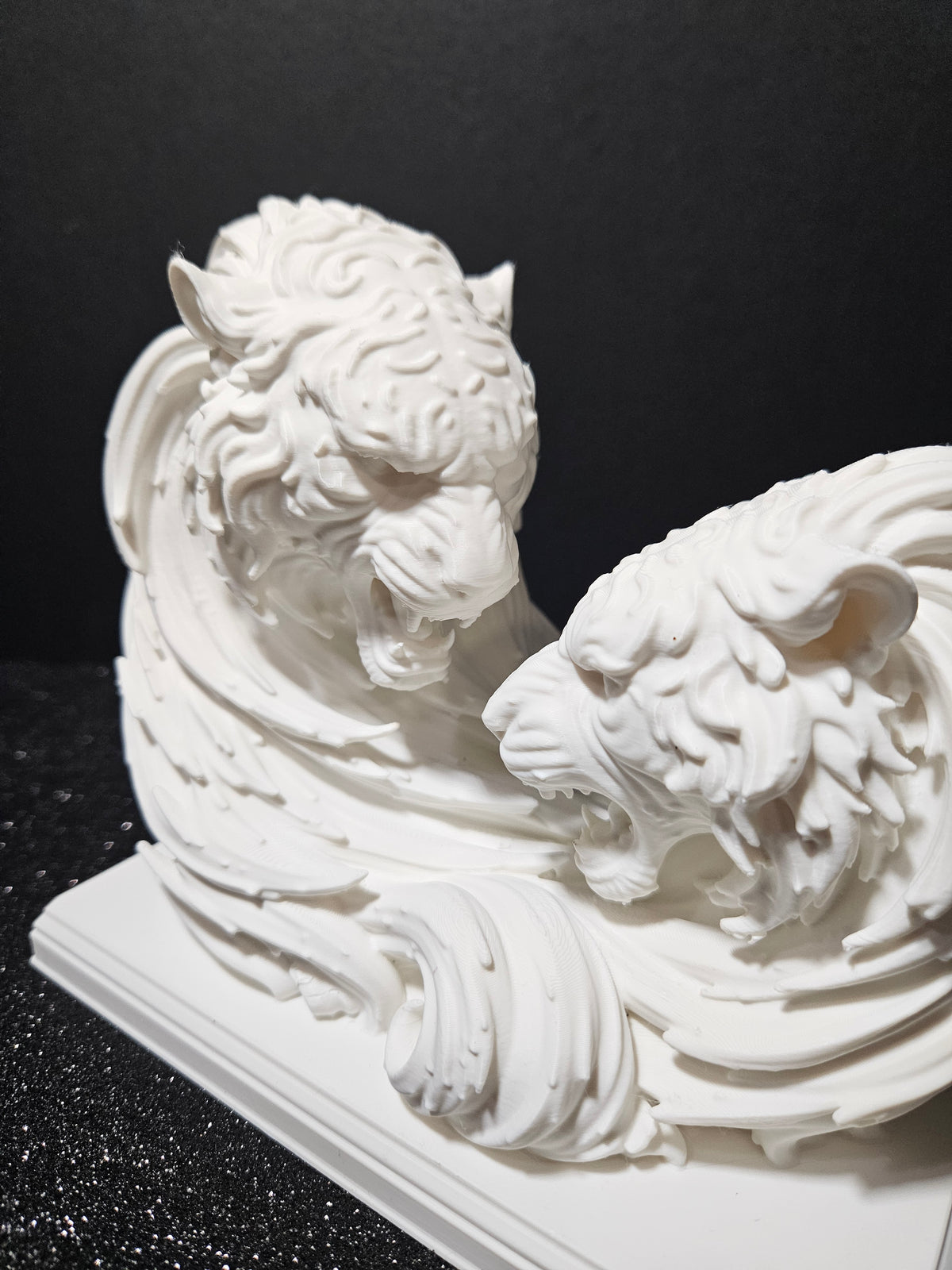 Balance of Beasts – Tiger Yin Yang Sculpture