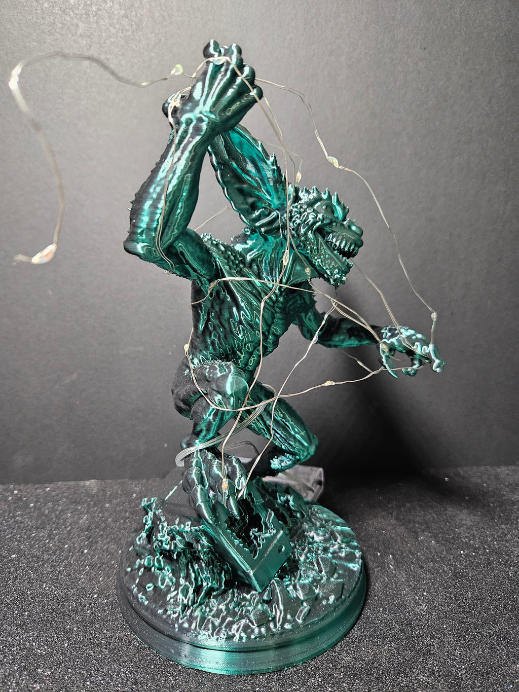 Gremlin Lights ✨🎄 | Light-Up Gremlin Sculpture – 25cm