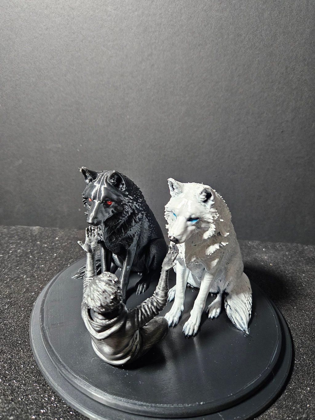 Good Wolf Bad Wolf 🐺 | Dual Wolf Sculpture – 18cm