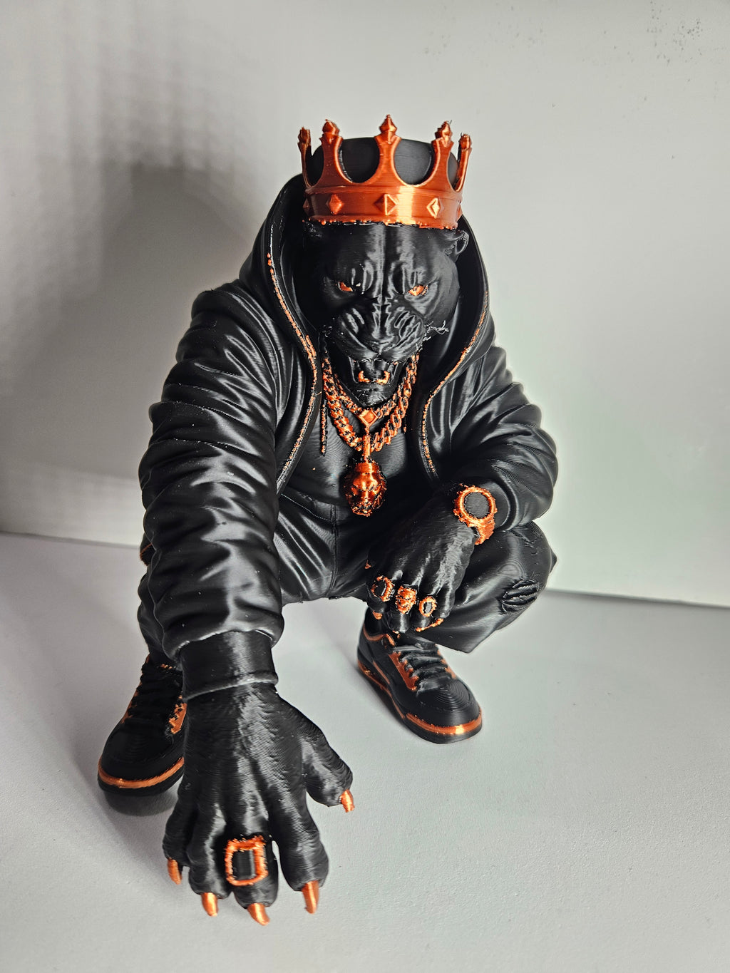 King Claw 👑🐾 | Black Panther Sculpture – 16cm