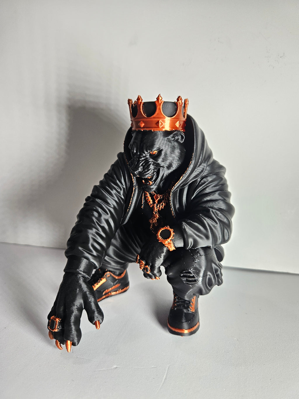 King Claw 👑🐾 | Black Panther Sculpture – 16cm