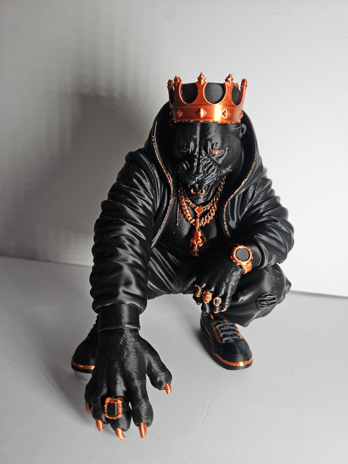 King Claw 👑🐾 | Black Panther Sculpture – 16cm
