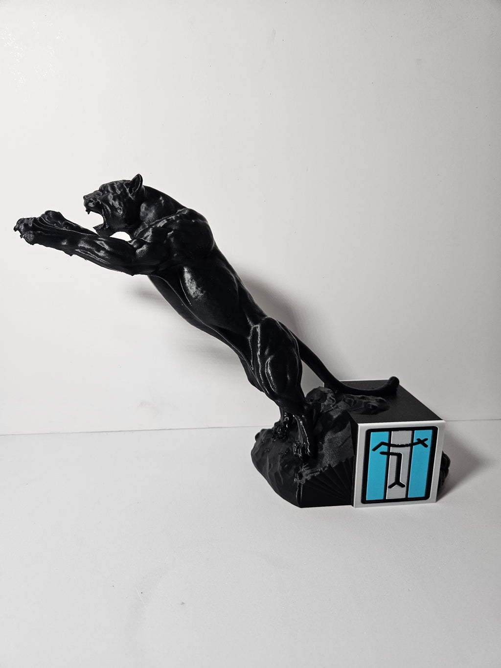Pantera Panther – 30cm Automotive Sculpture