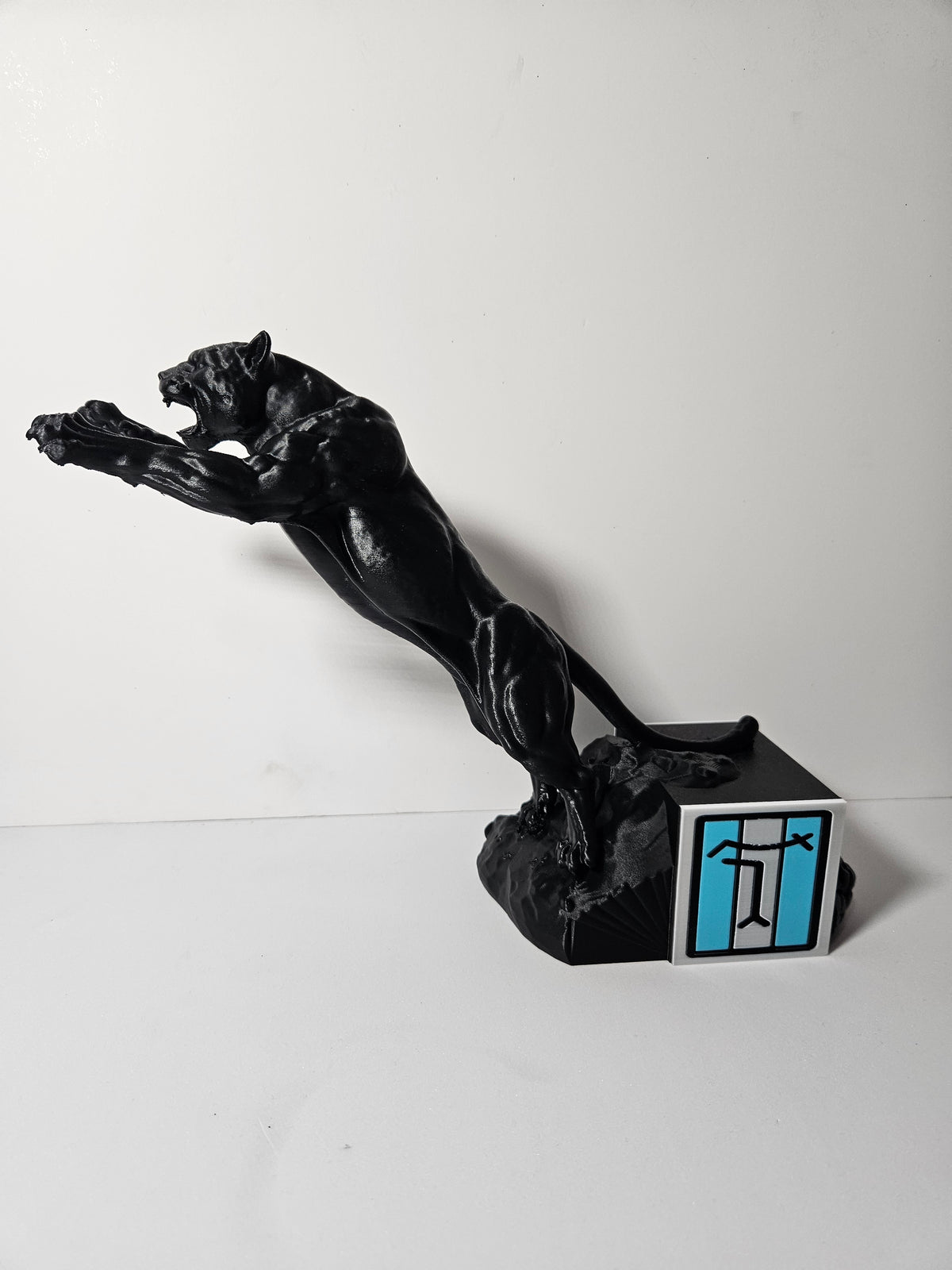 Pantera Panther – 30cm Automotive Sculpture