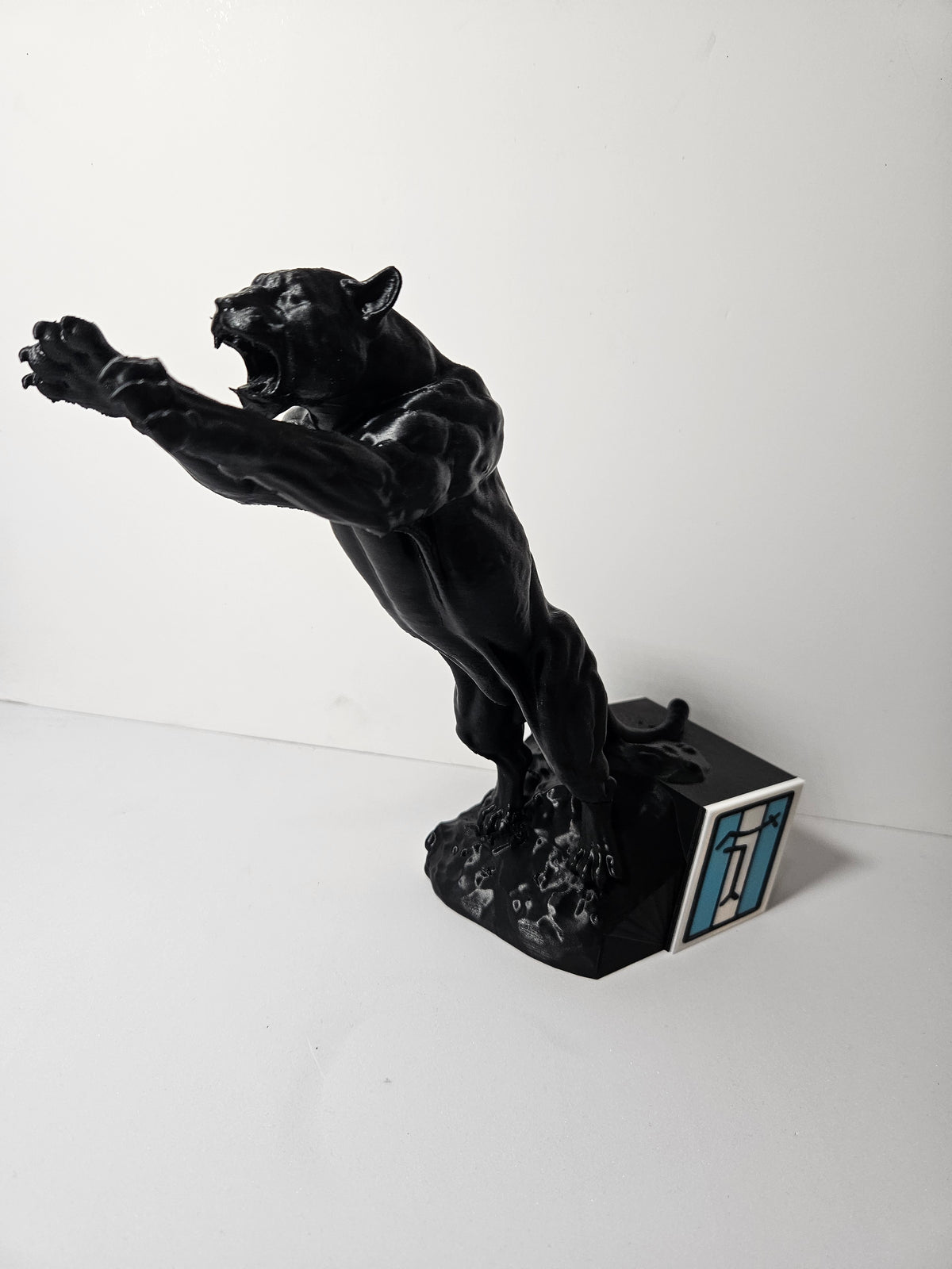 Pantera Panther – 30cm Automotive Sculpture
