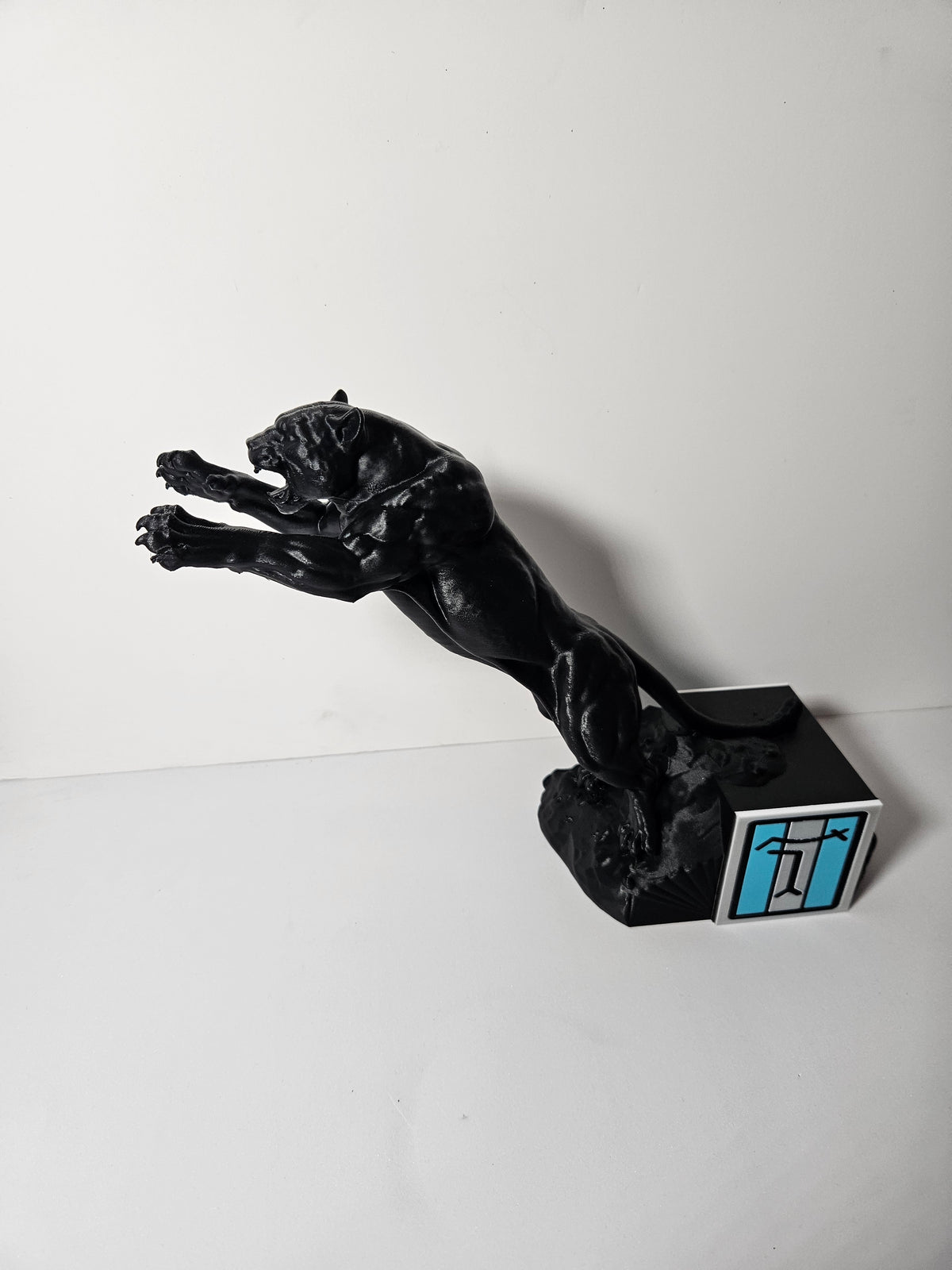 Pantera Panther – 30cm Automotive Sculpture
