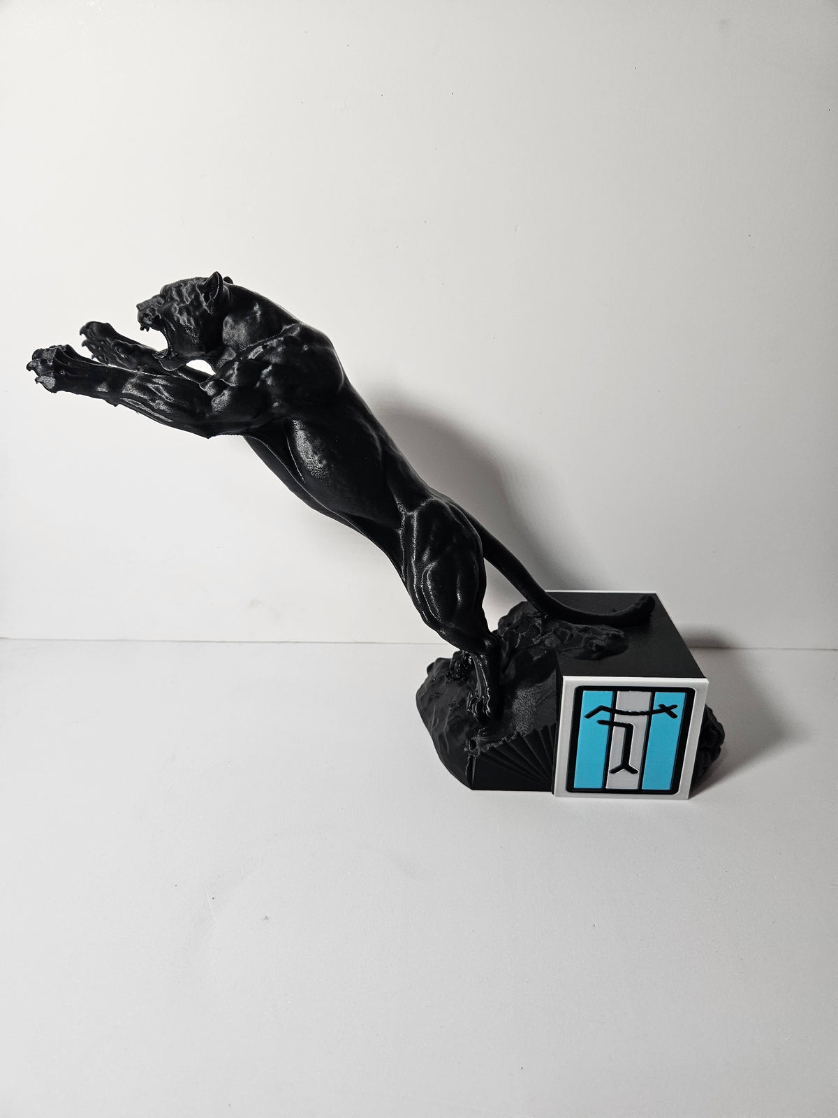 Pantera Panther – 30cm Automotive Sculpture