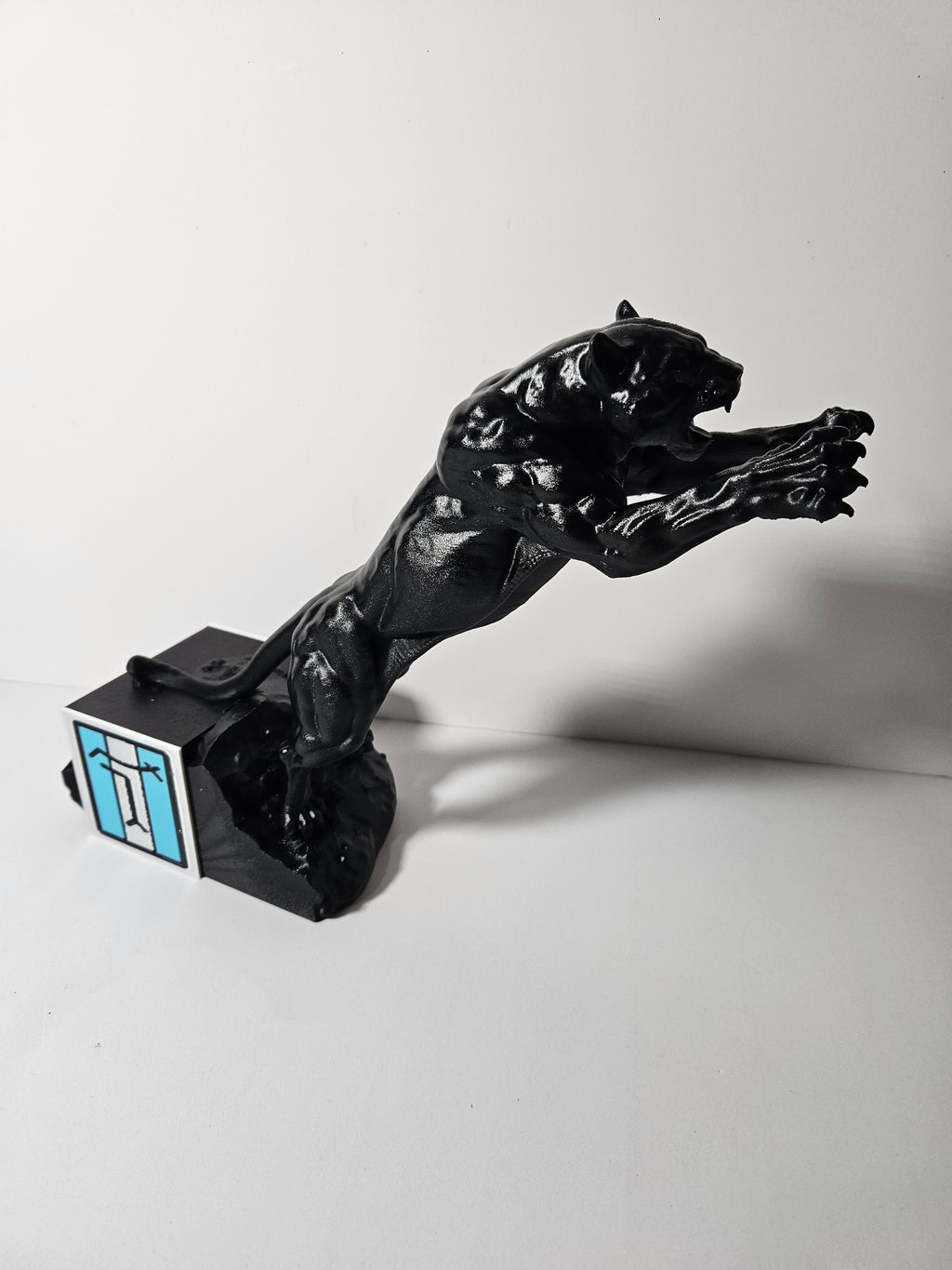 Pantera Panther – 30cm Automotive Sculpture