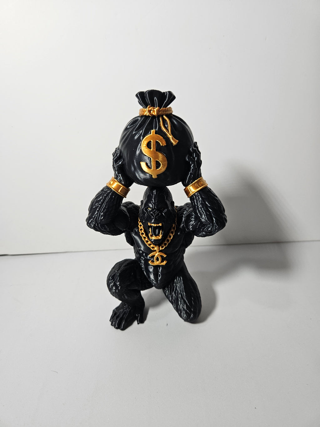 King Kong Cash – 18cm Gorilla Sculpture