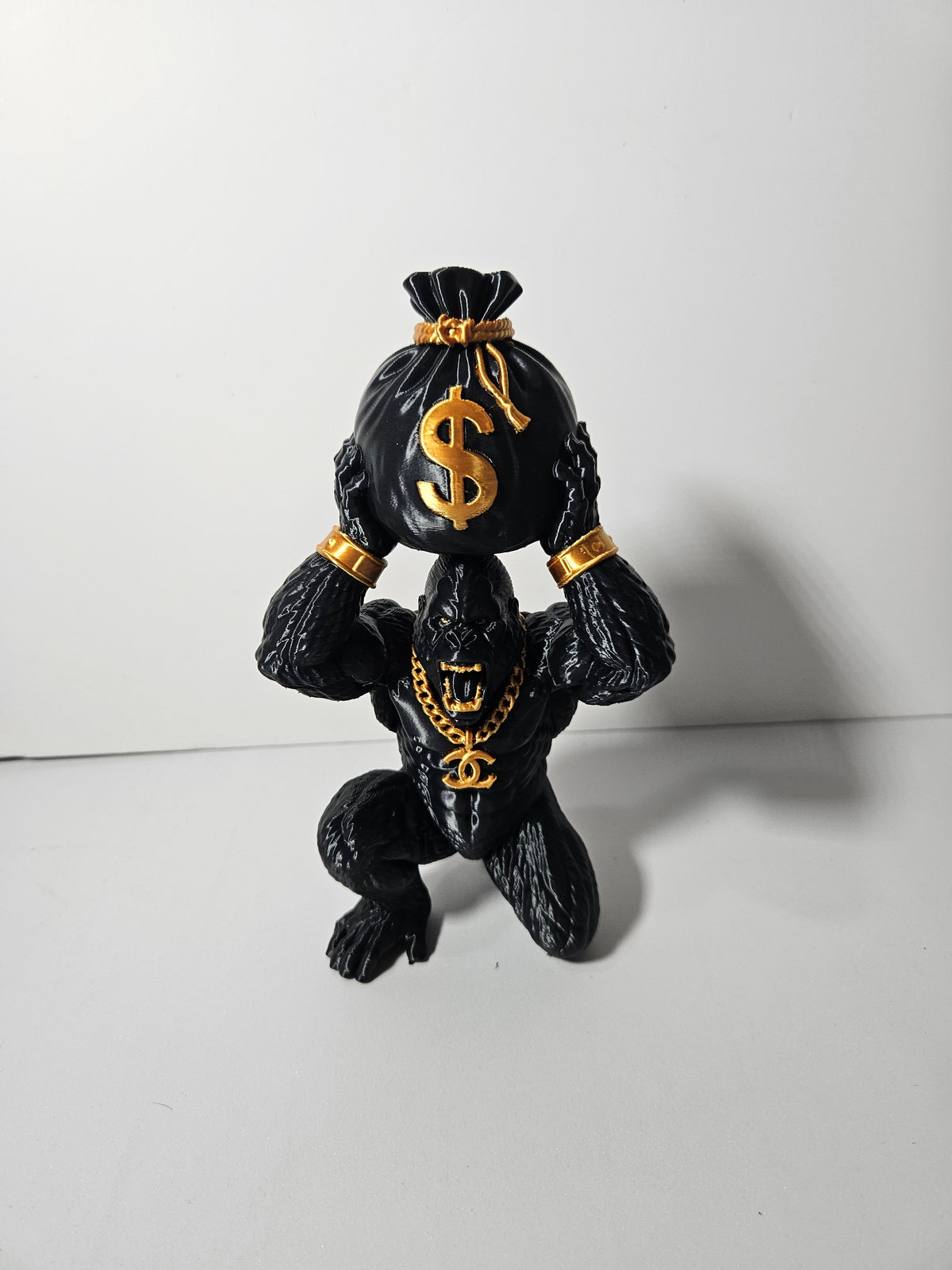 King Kong Cash – 18cm Gorilla Sculpture