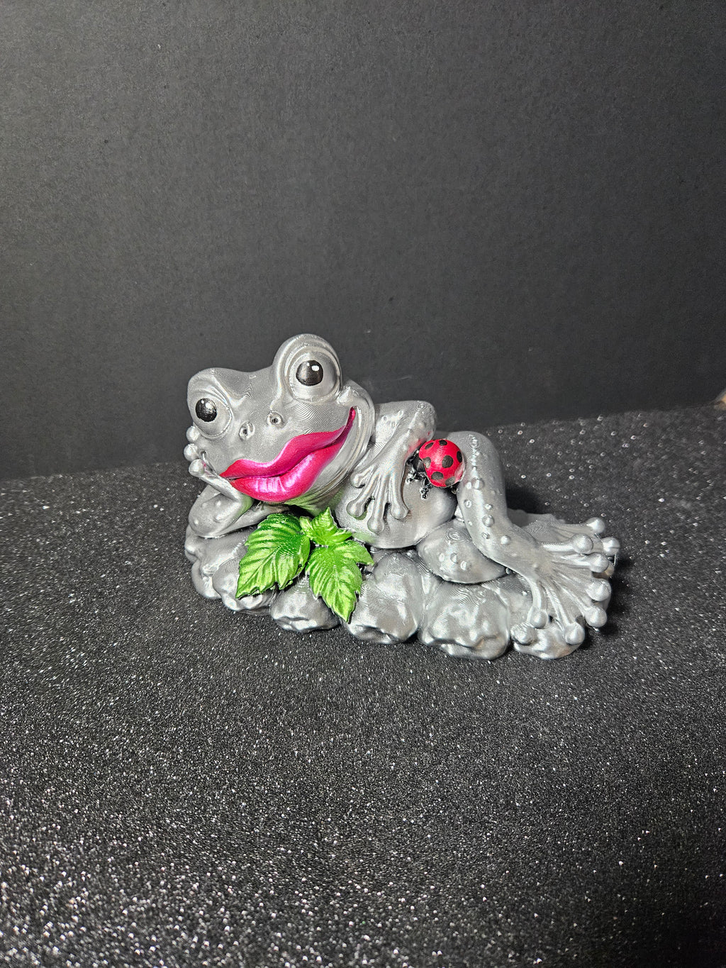 Frogalicious – 20cm Frog Sculpture