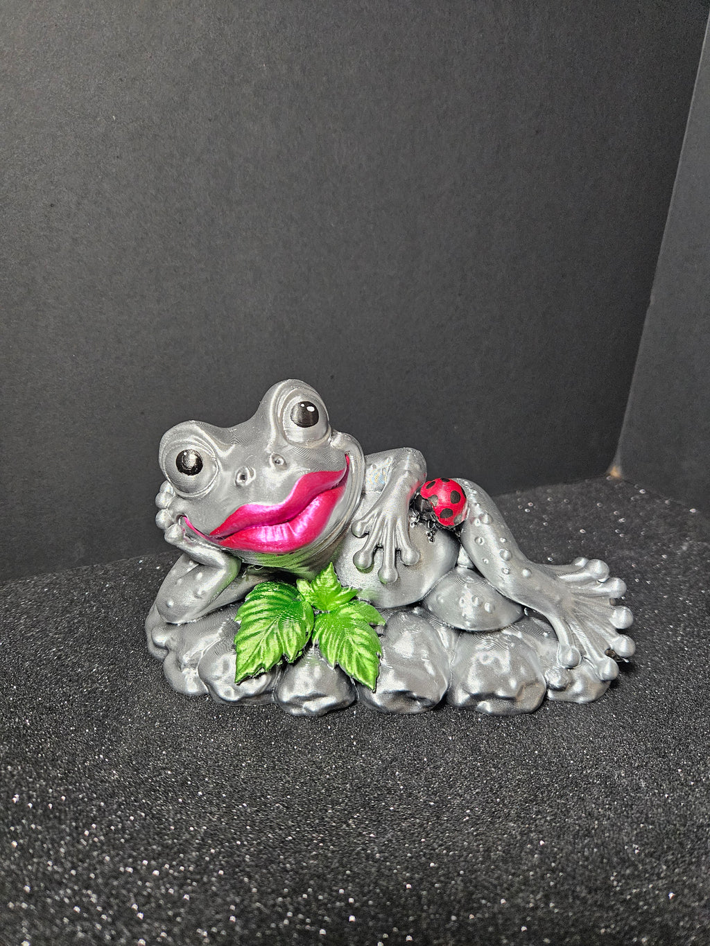 Frogalicious – 20cm Frog Sculpture