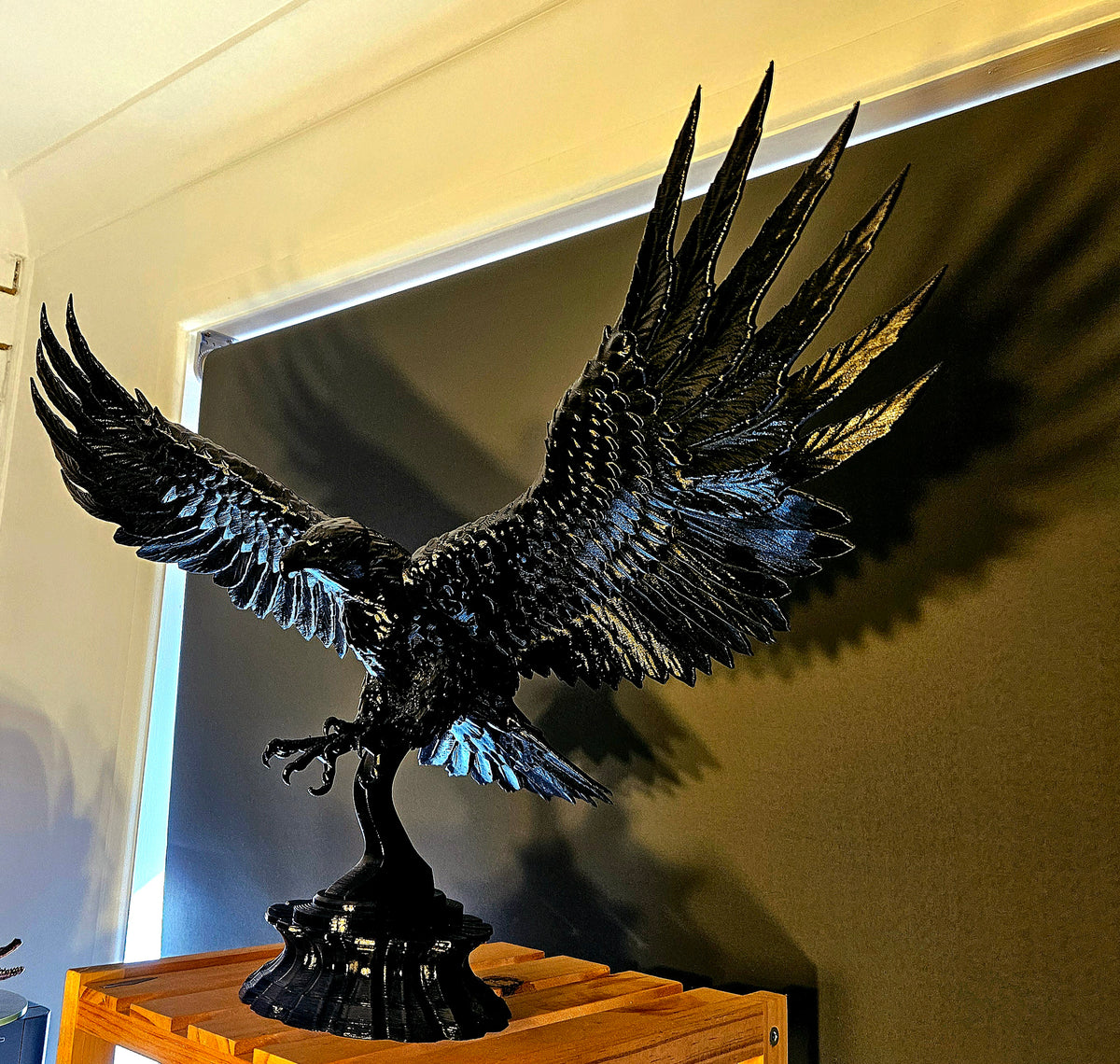 Black Eagle Sculpture – 68cm Wingspan