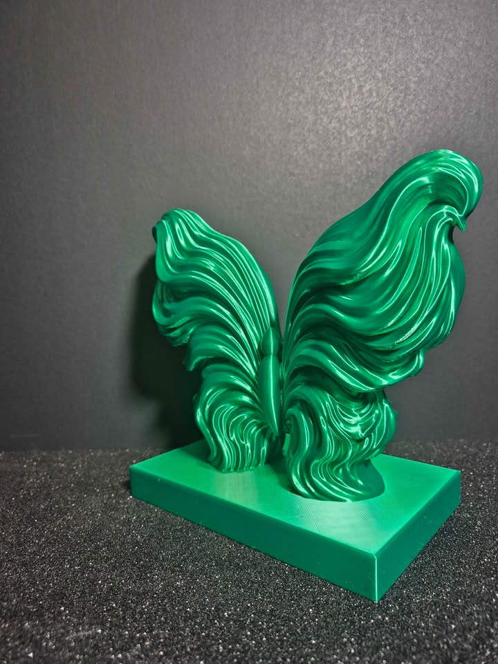 🦋 Emerald Flow Butterfly 🦋