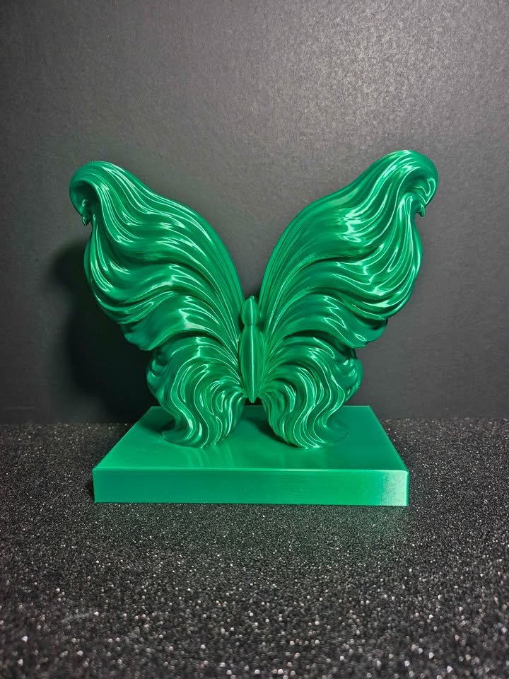 🦋 Emerald Flow Butterfly 🦋