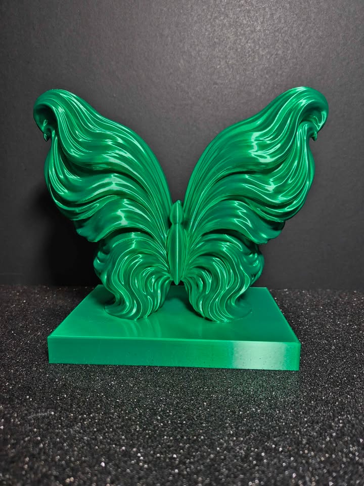 🦋 Emerald Flow Butterfly 🦋