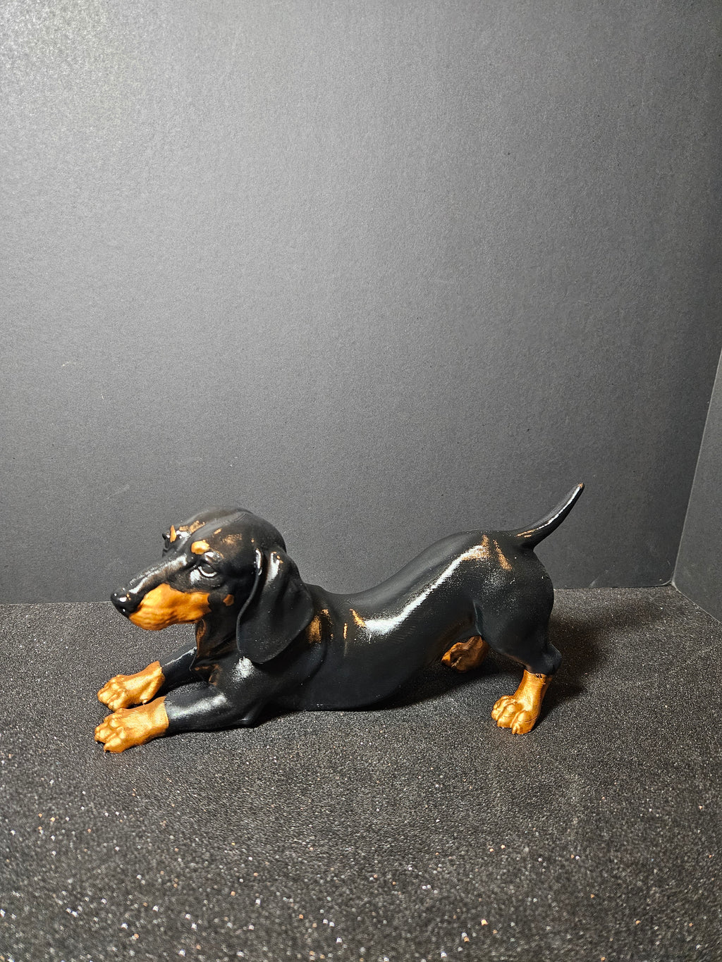 Stretching Dachshund Sculpture – 25cm